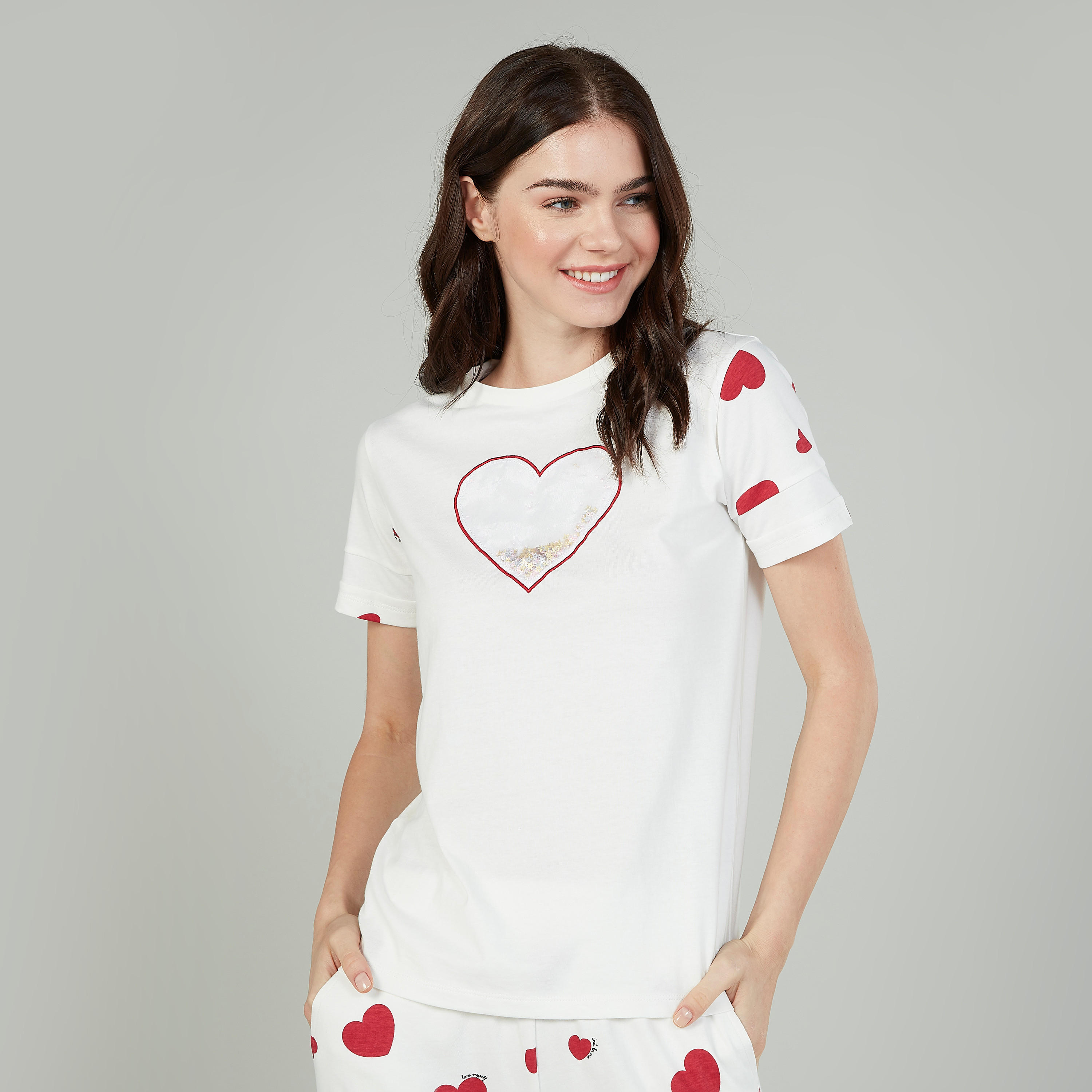 طقم مستدام من بنطلون بيجاما طويل وتيشيرت بياقة مستديرة وطبعات-women-clothing-nightwear-pyjamas-longsets-image-3