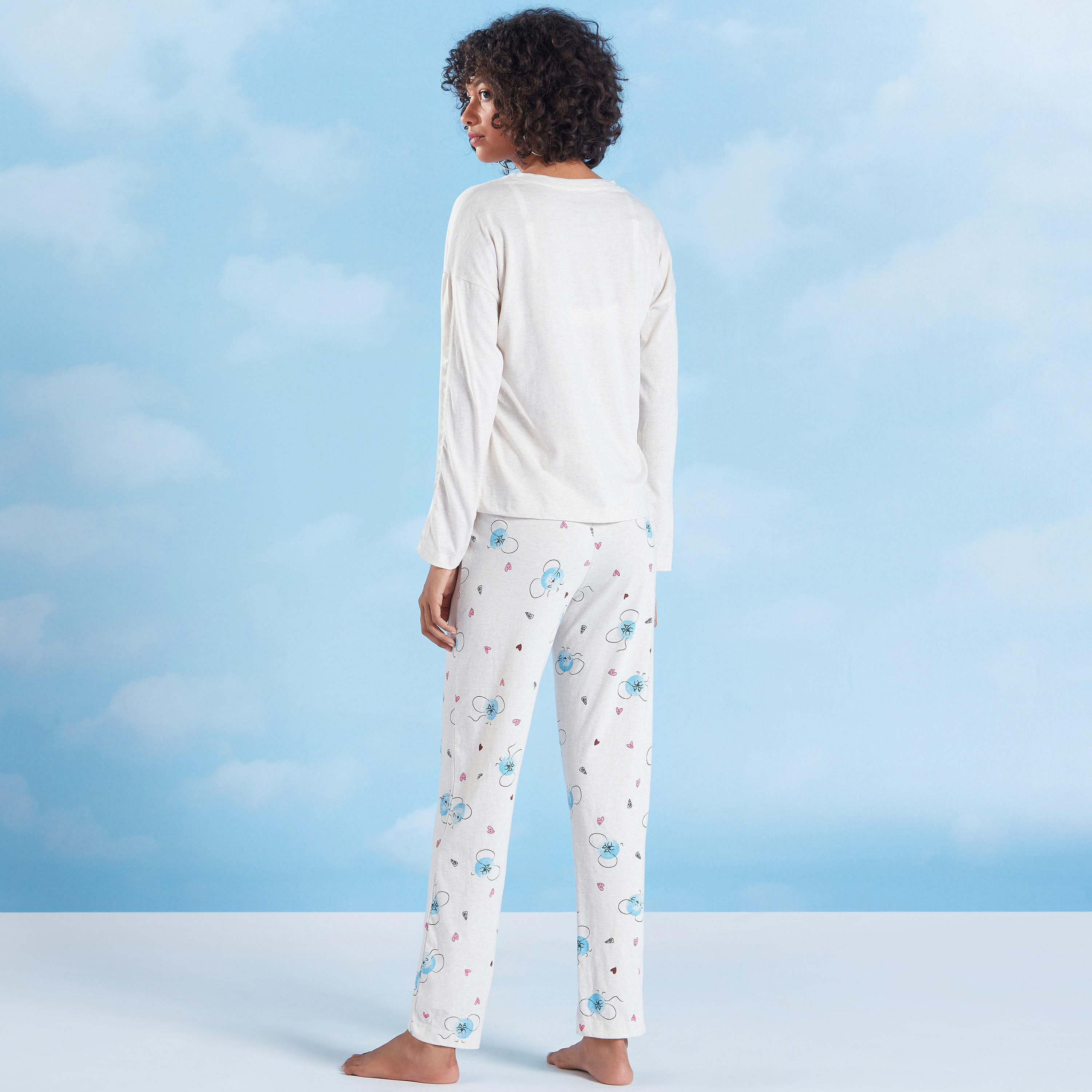 طقم بنطلون بيجاما طويل وتيشيرت بأكمام طويلة وطبعات-women-clothing-nightwear-pyjamas-longsets-image-5
