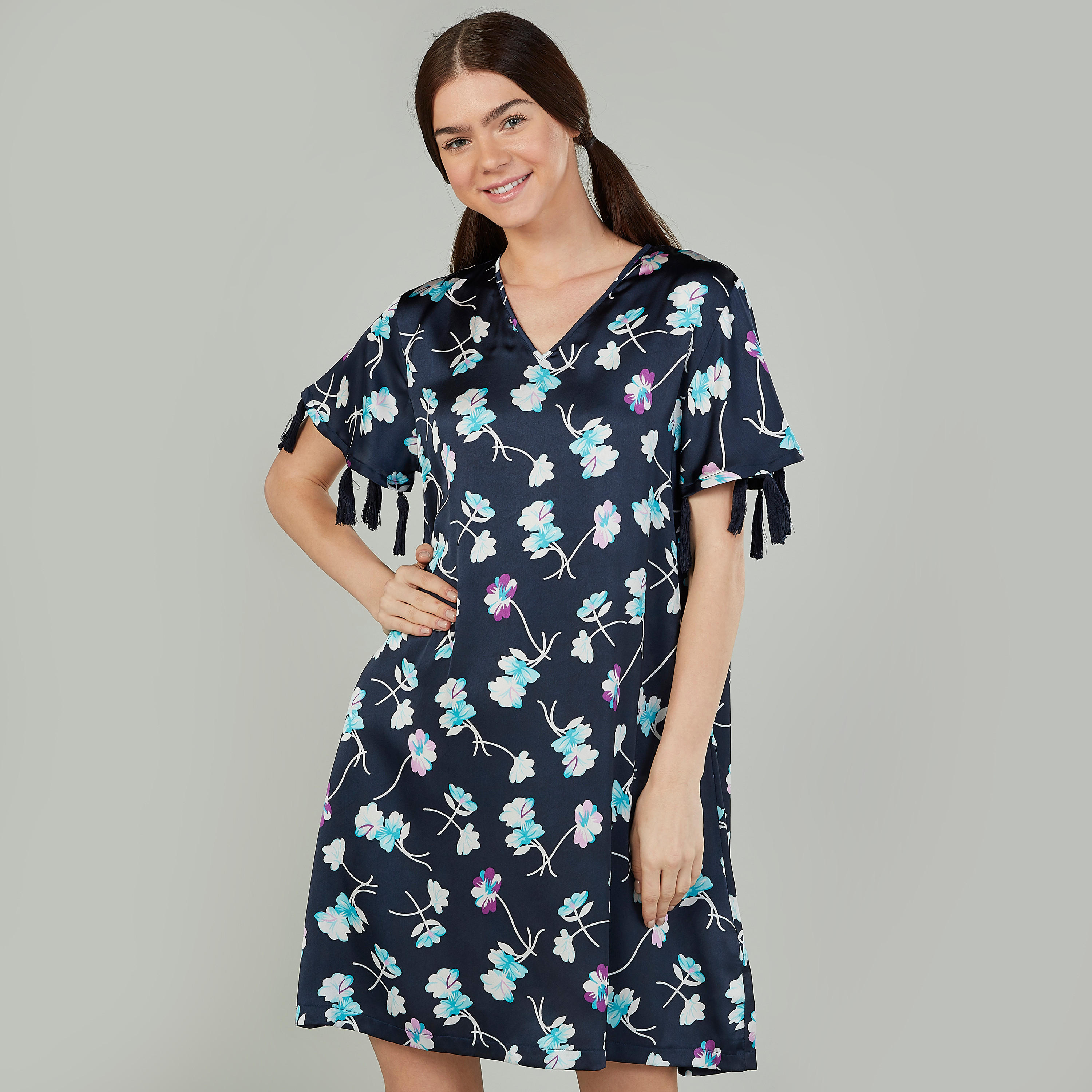 قميص نوم بياقة V وأكمام قصيرة بألوان متعددة - طقم من قطعتين-women-clothing-nightwear-nighties-image-2