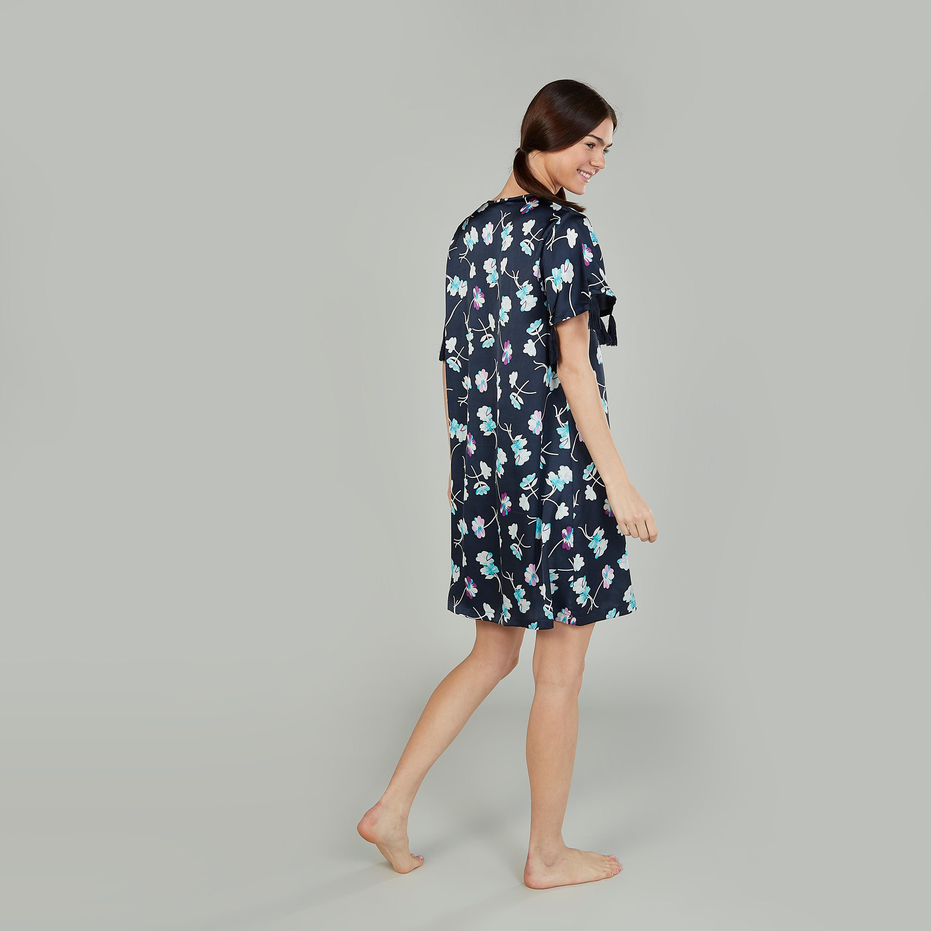 قميص نوم بياقة V وأكمام قصيرة بألوان متعددة - طقم من قطعتين-women-clothing-nightwear-nighties-image-4