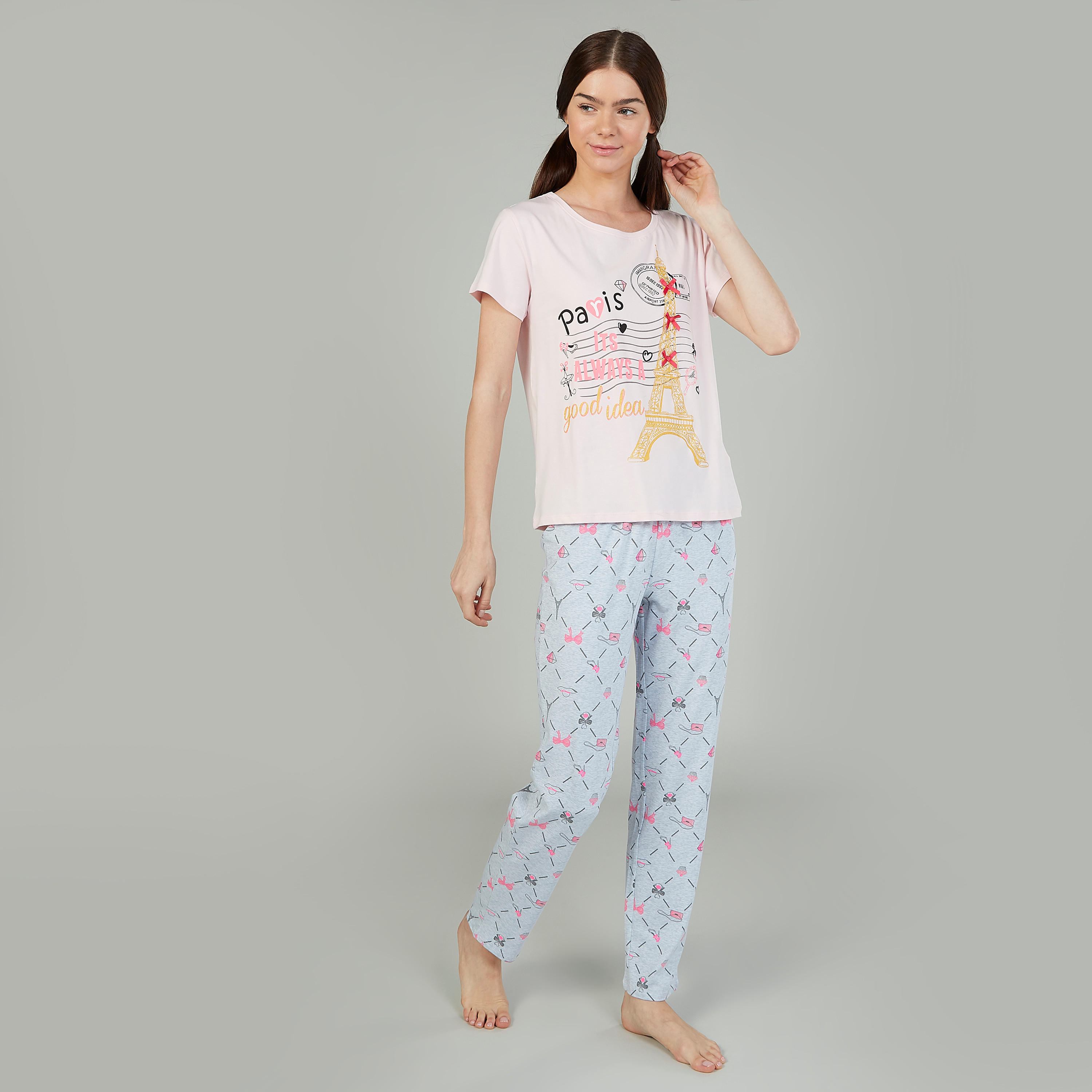 طقم بنطلون بيجاما وقناع للعينين وتيشيرت بياقة مستديرة وطبعات-women-clothing-nightwear-pyjamas-longsets-image-1