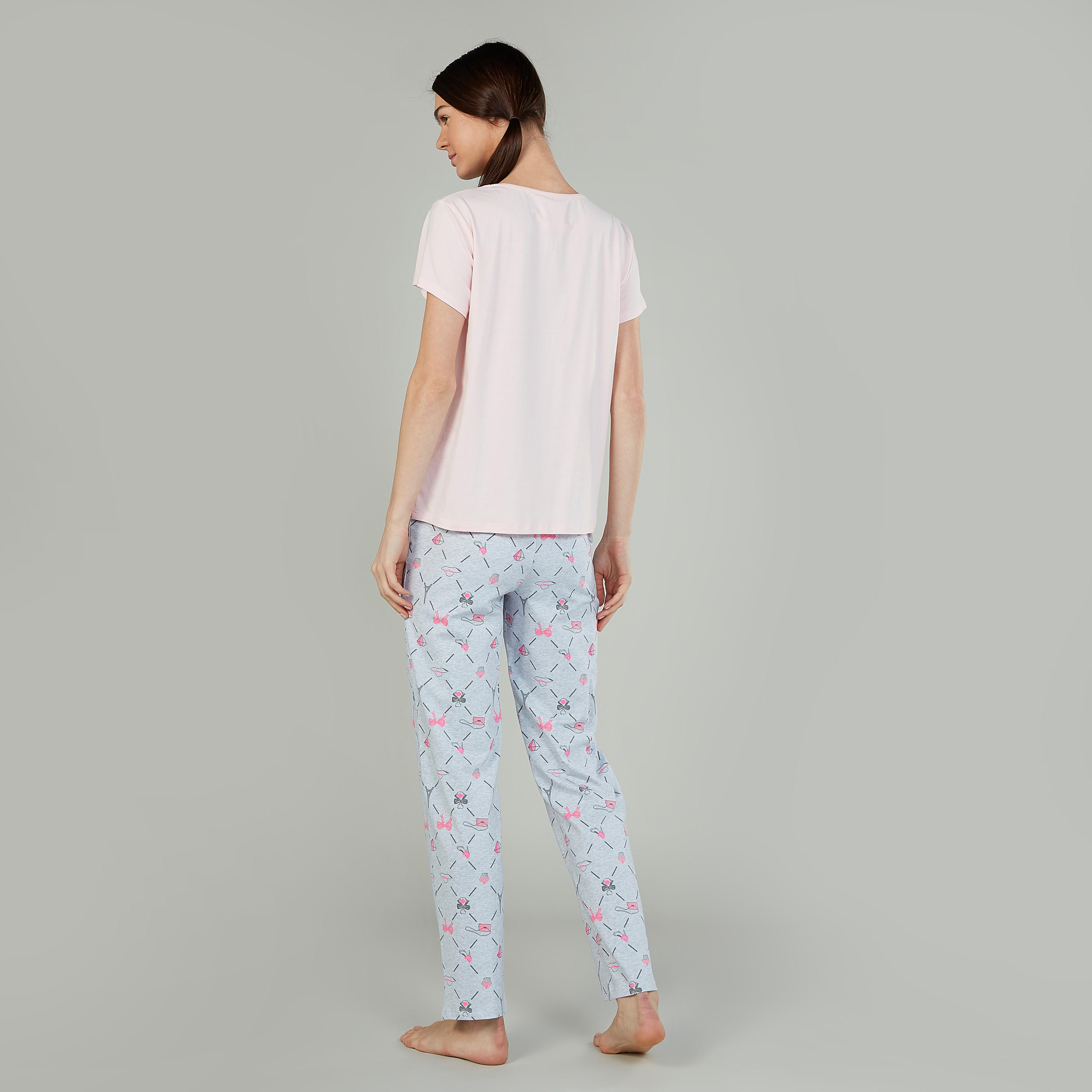 طقم بنطلون بيجاما وقناع للعينين وتيشيرت بياقة مستديرة وطبعات-women-clothing-nightwear-pyjamas-longsets-image-2