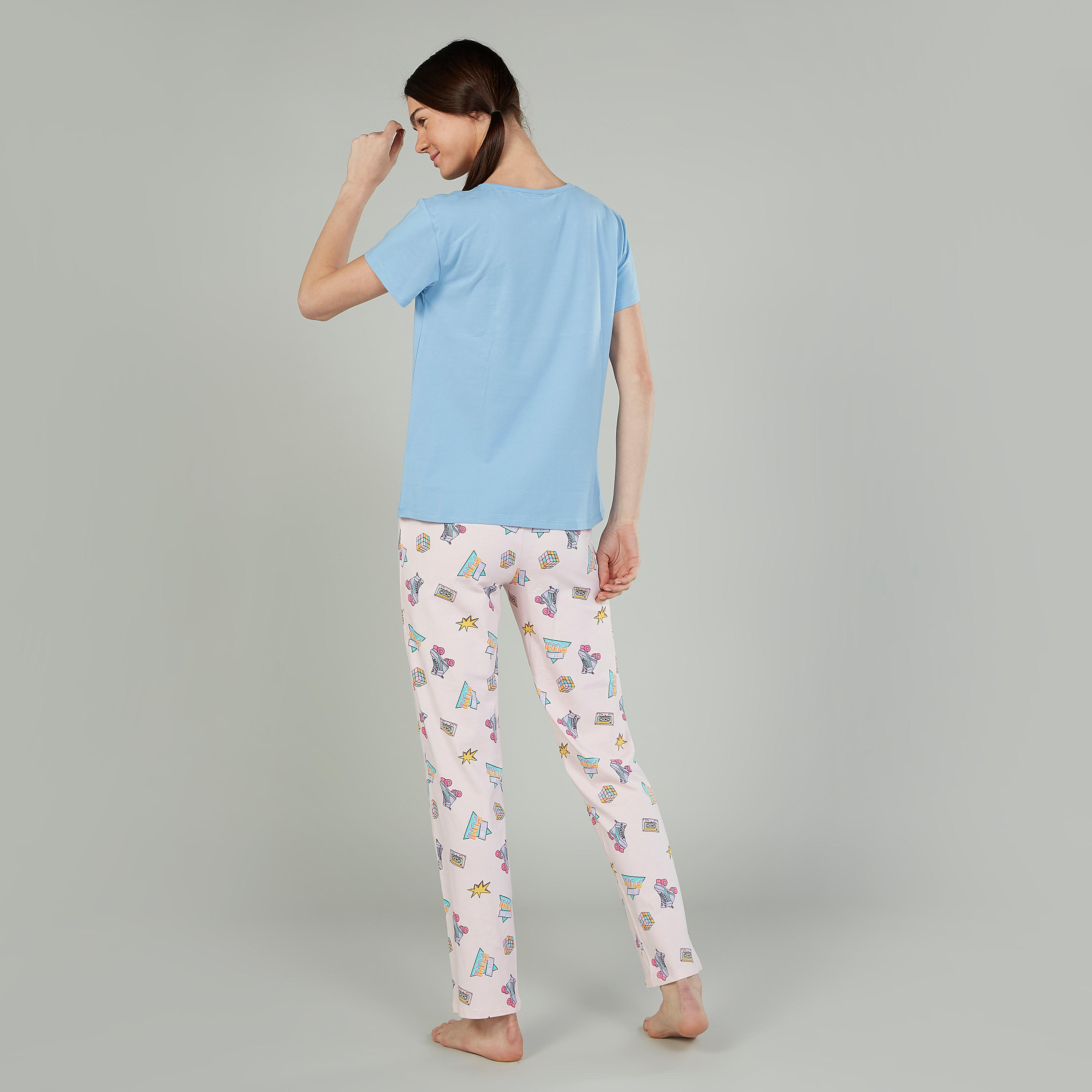 طقم بنطلون بيجاما وقناع للعينين وتيشيرت بياقة مستديرة وطبعات-women-clothing-nightwear-pyjamas-longsets-image-2