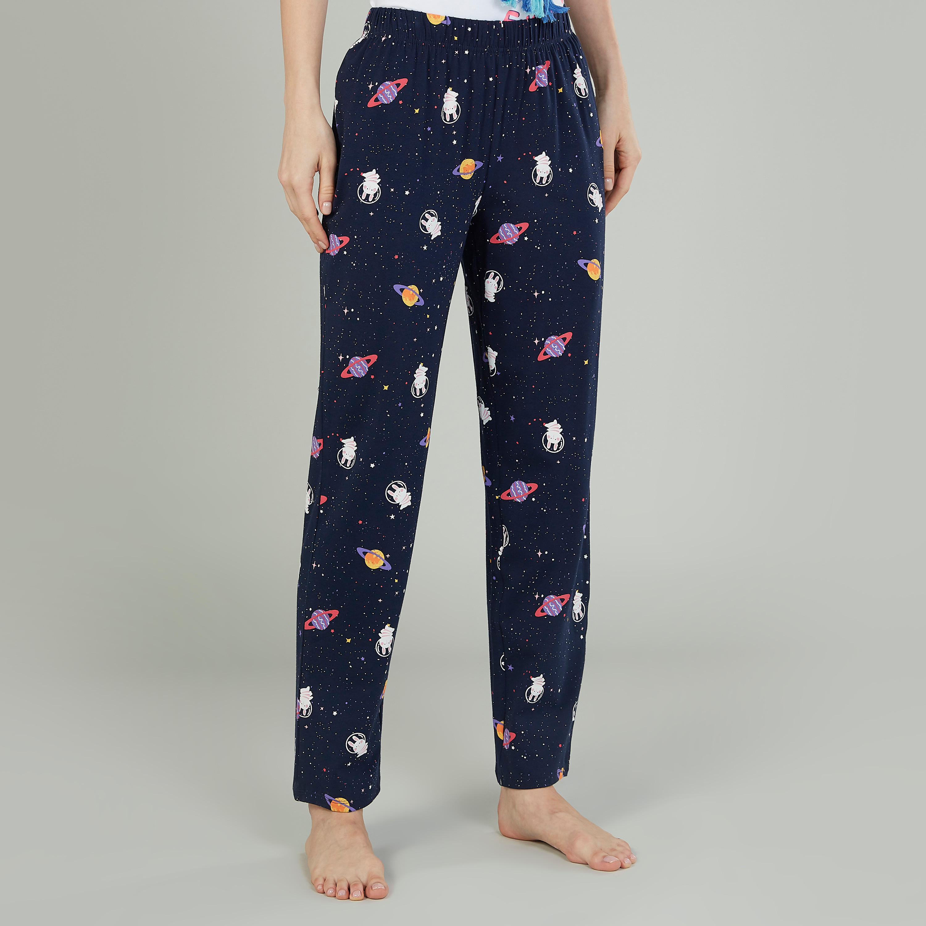 طقم بنطلون بيجاما وقناع للعينين وتيشيرت بياقة مستديرة وطبعات-women-clothing-nightwear-pyjamas-longsets-image-4