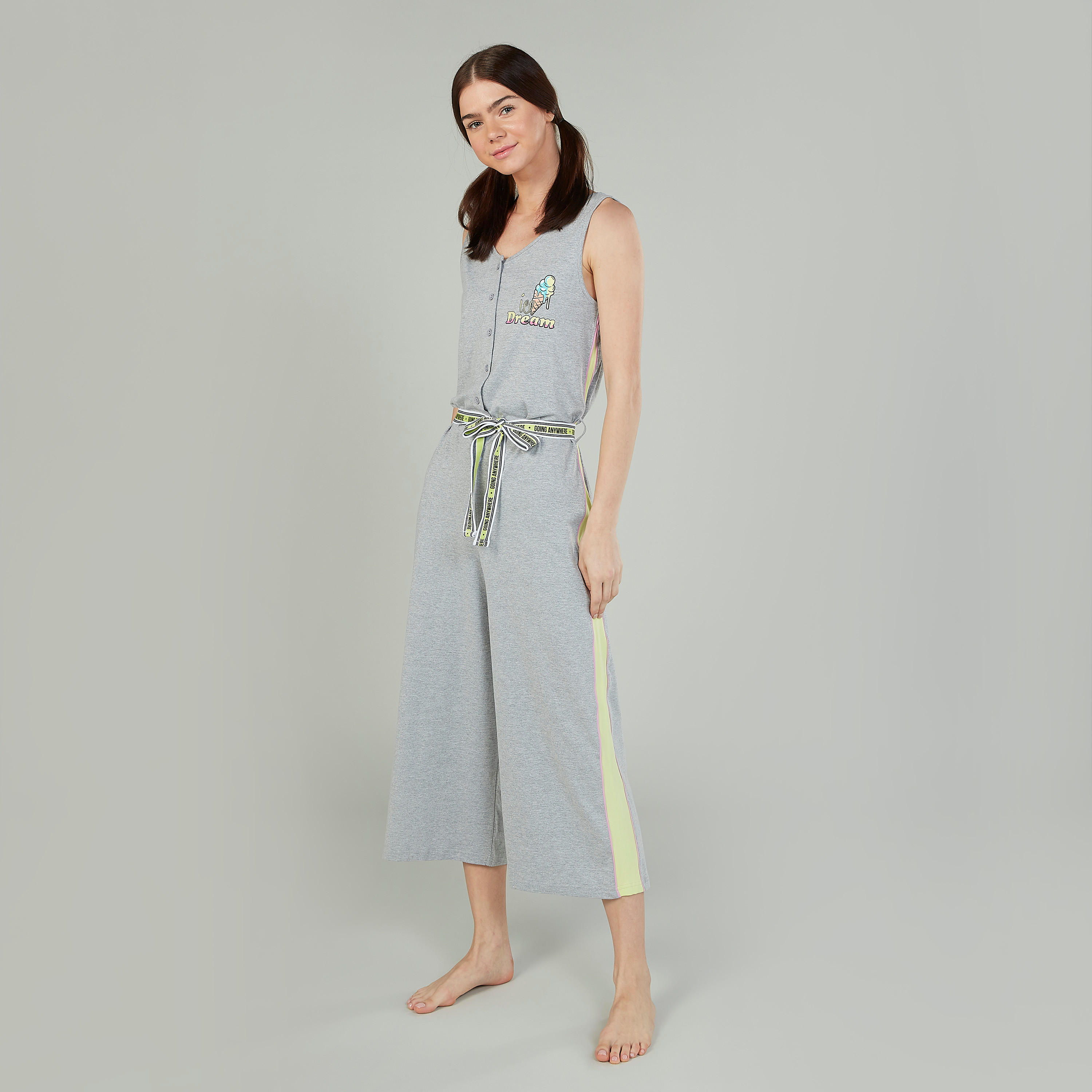 أفرول دون أكمام بياقة V وأربطة وطبعات-women-clothing-nightwear-nighties-image-1