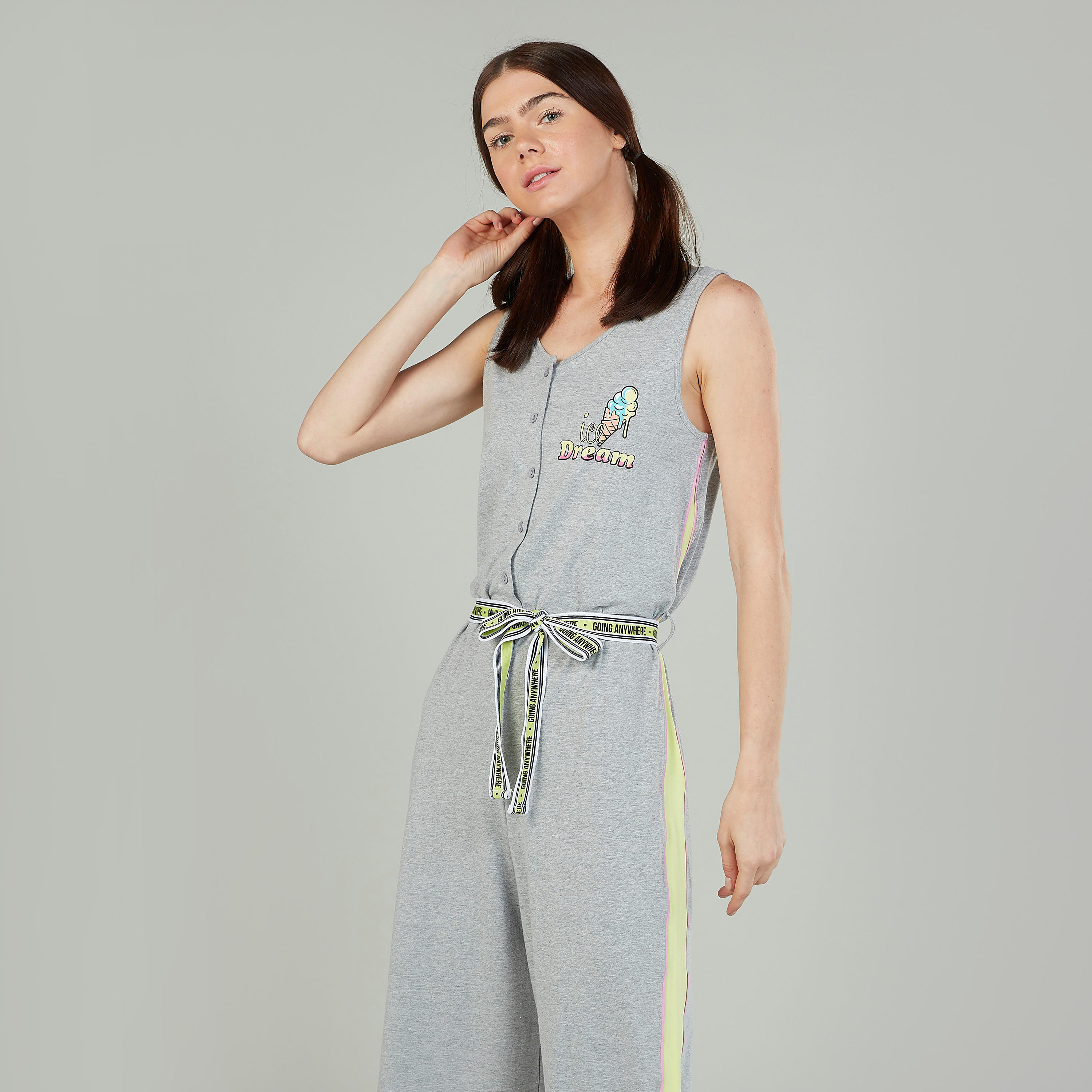 أفرول دون أكمام بياقة V وأربطة وطبعات-women-clothing-nightwear-nighties-image-3