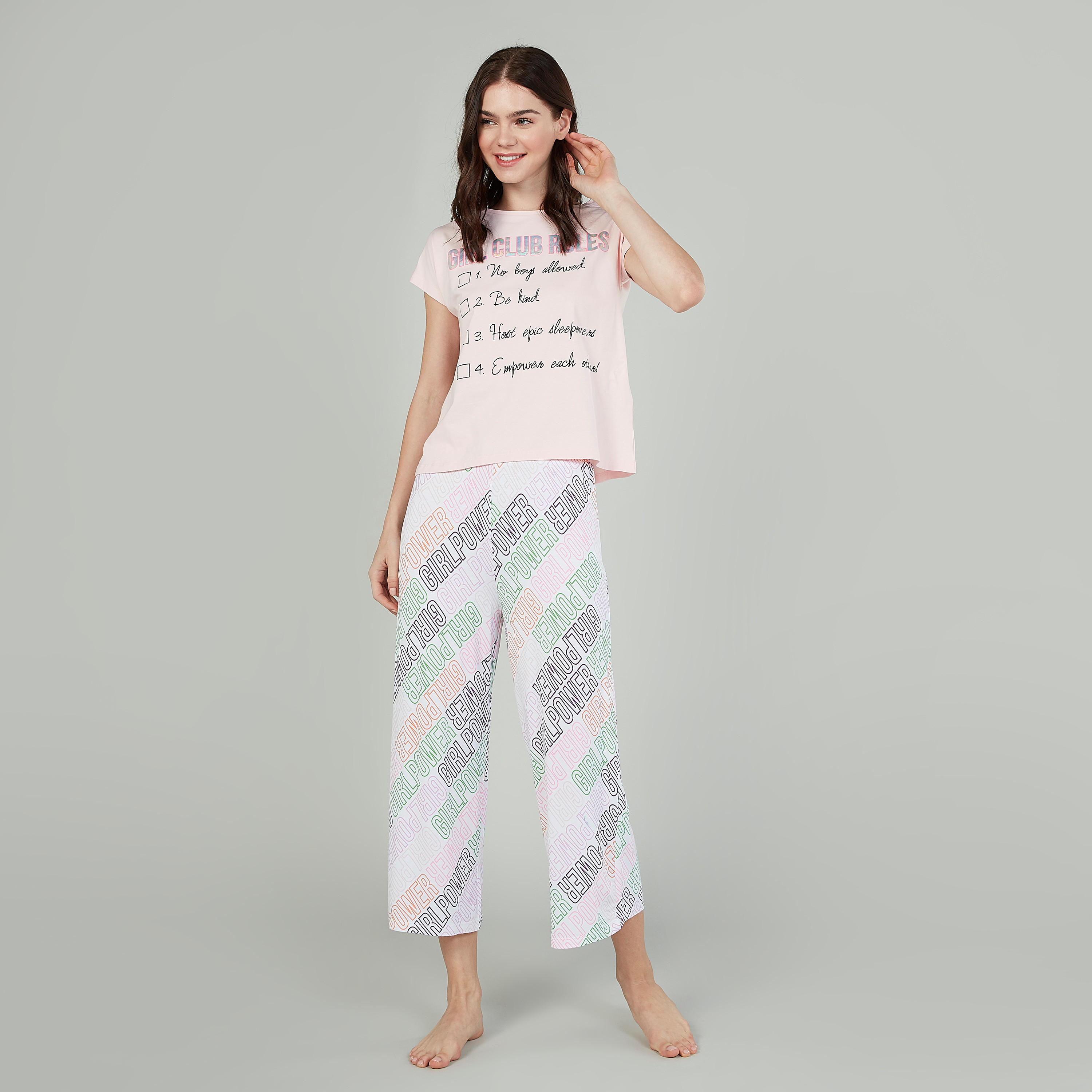 طقم بنطلون بيجاما قصير وتيشيرت بياقة ضيّقة وطبعات-women-clothing-nightwear-pyjamas-longsets-image-6