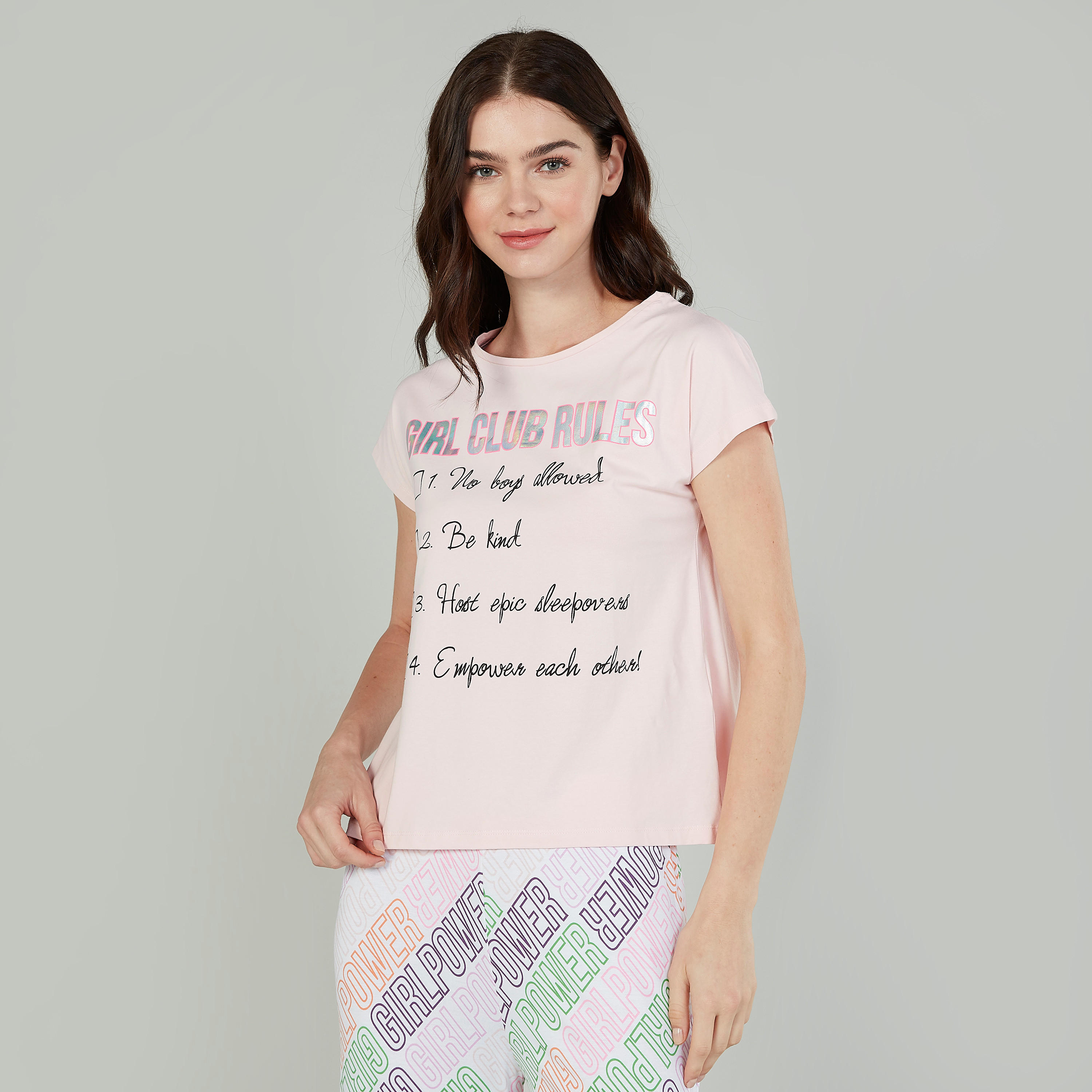 طقم بنطلون بيجاما قصير وتيشيرت بياقة ضيّقة وطبعات-women-clothing-nightwear-pyjamas-longsets-image-4