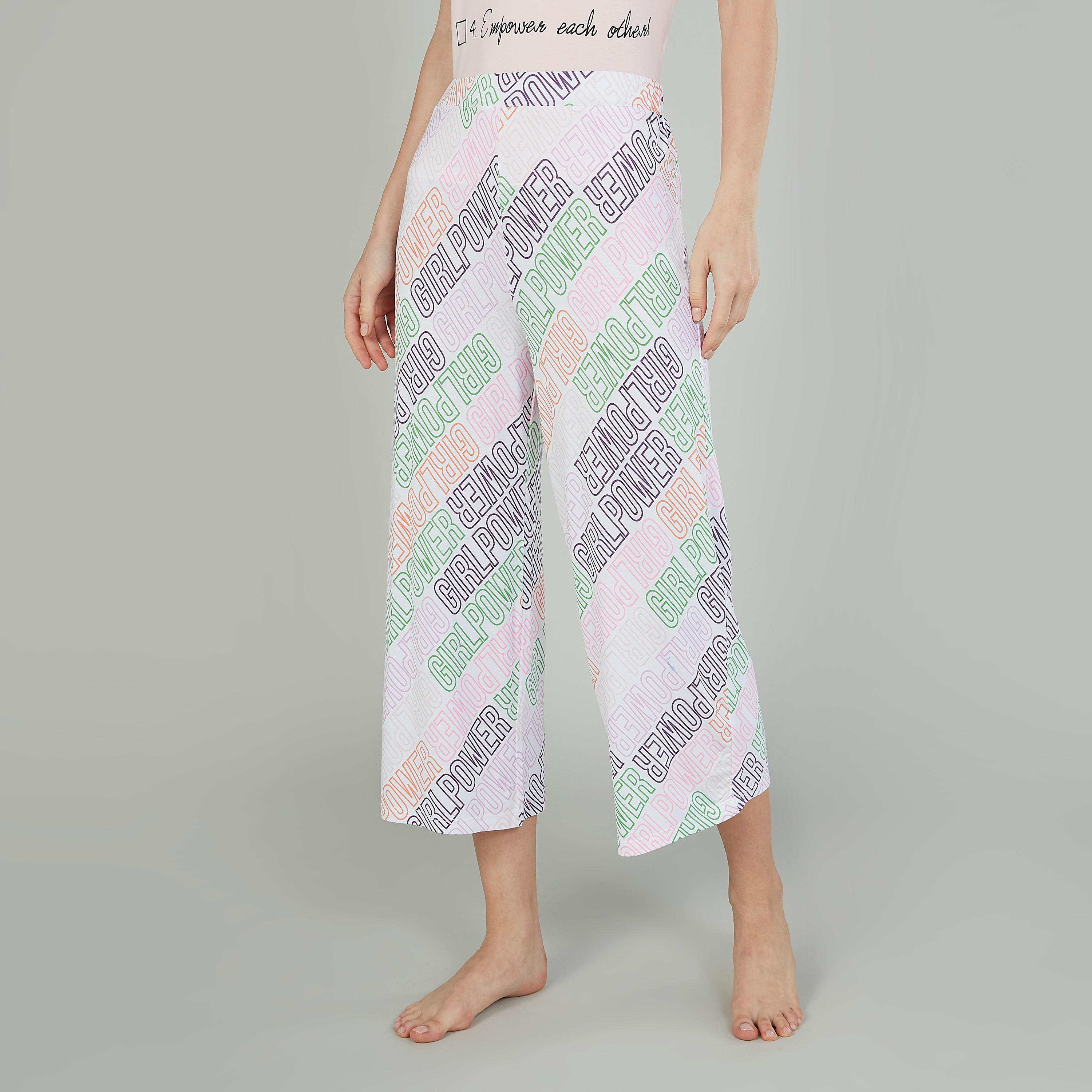 طقم بنطلون بيجاما قصير وتيشيرت بياقة ضيّقة وطبعات-women-clothing-nightwear-pyjamas-longsets-image-2