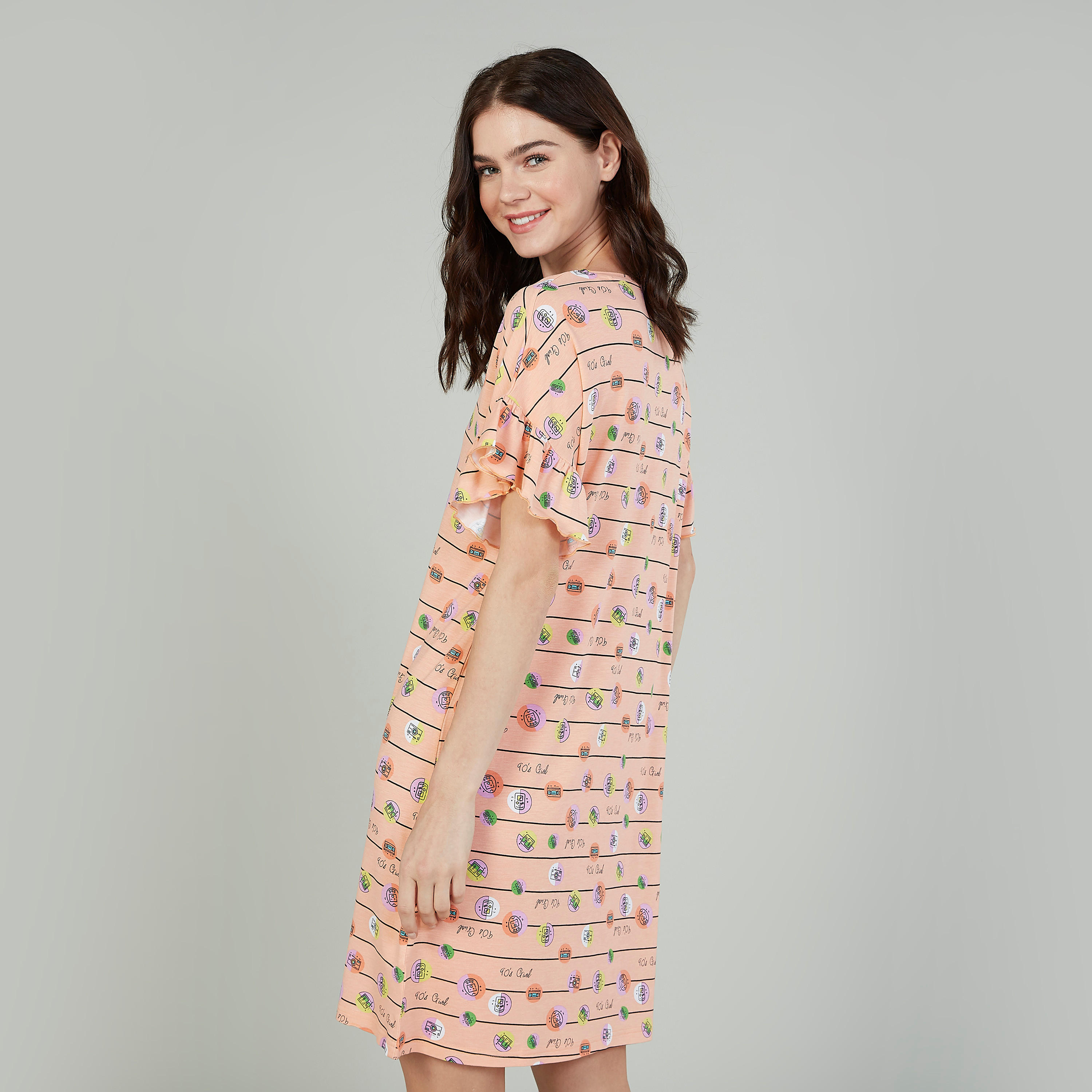فستان نوم بياقة مستديرة وأكمام كشكشة مع طبعات-women-clothing-nightwear-nighties-image-4