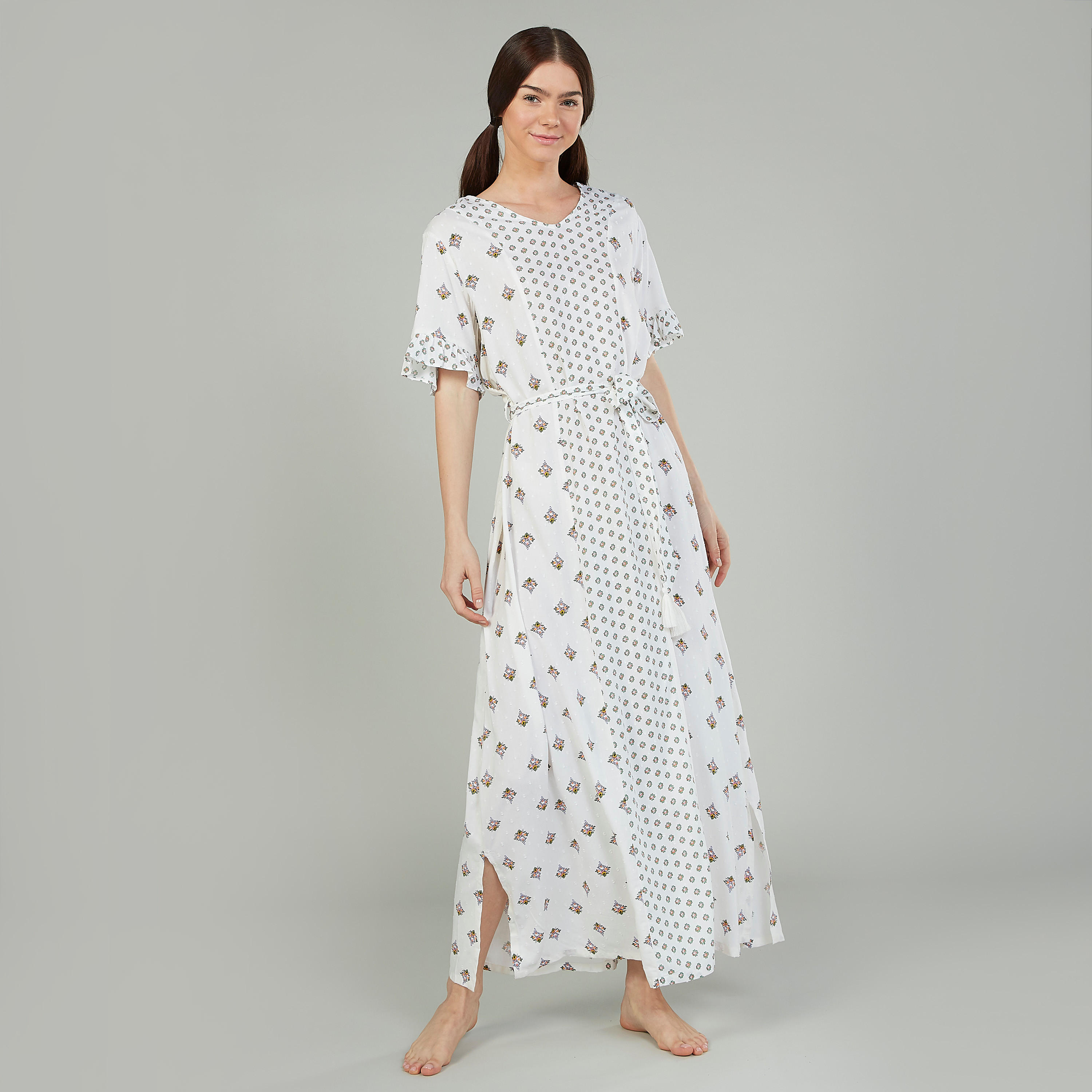 قميص نوم بأكمام قصيرة وأربطة وطبعات-women-clothing-nightwear-nighties-image-1