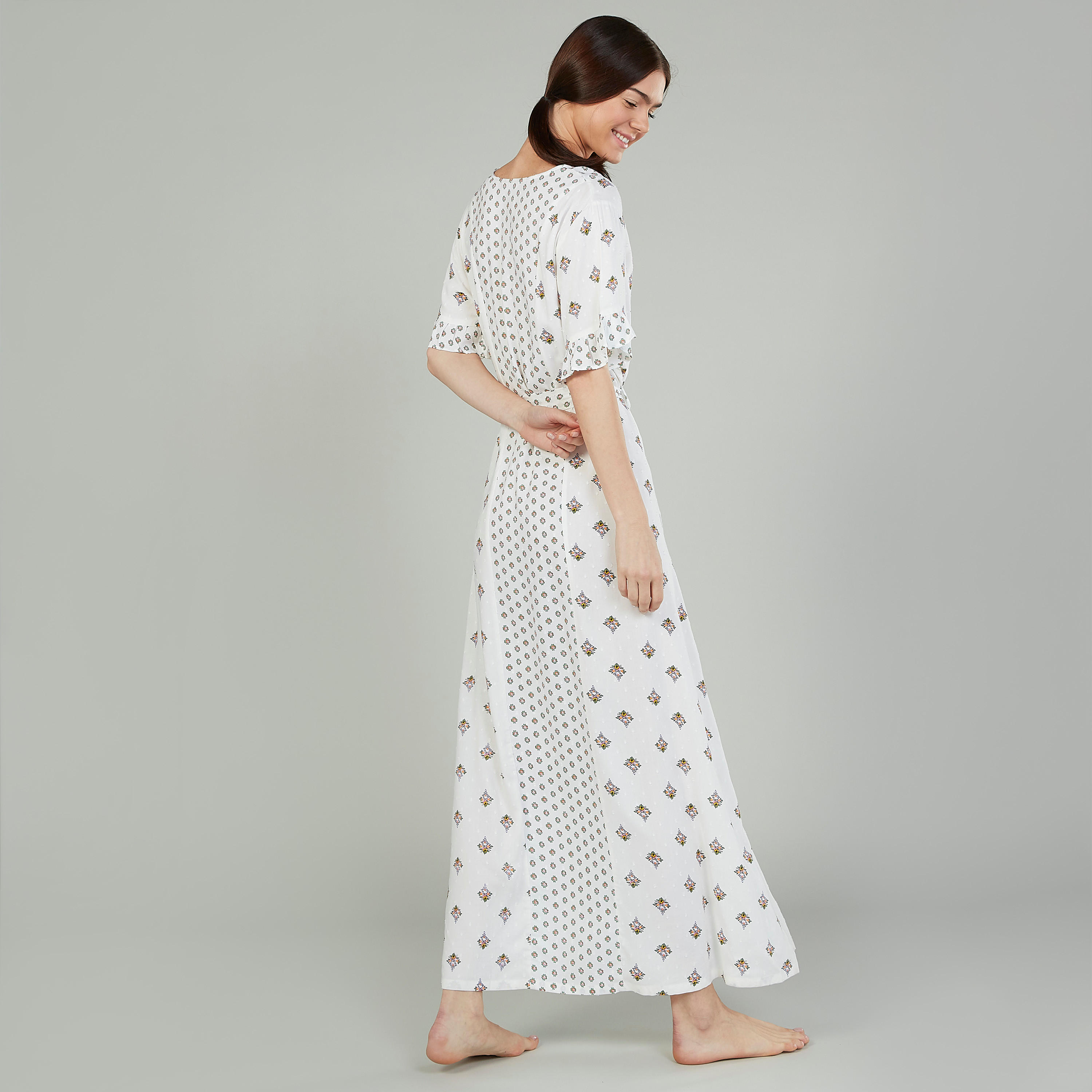 قميص نوم بأكمام قصيرة وأربطة وطبعات-women-clothing-nightwear-nighties-image-2