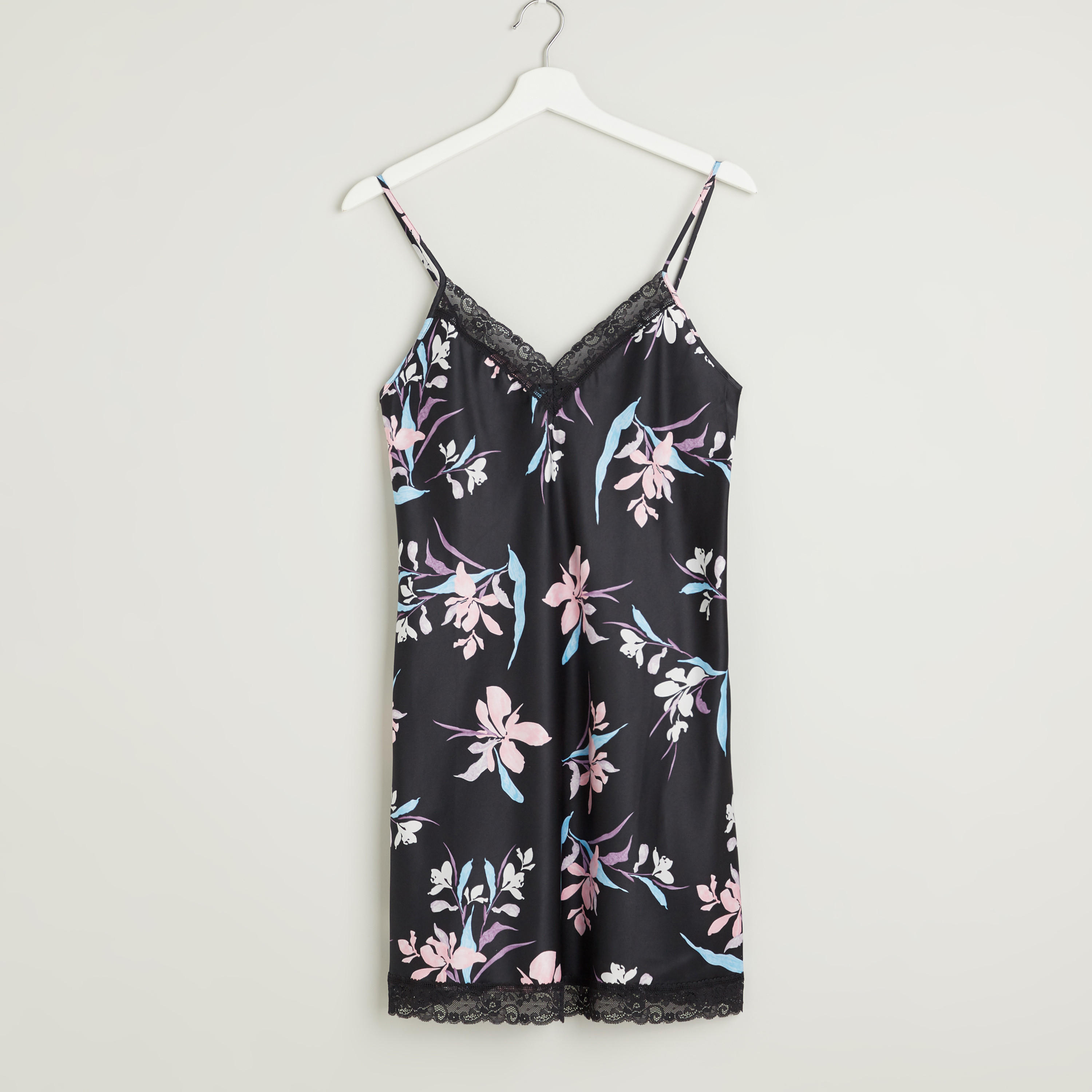 قميص نوم بياقة V وتفاصيل دانتيل وطبعات-women-clothing-nightwear-nighties-image-1