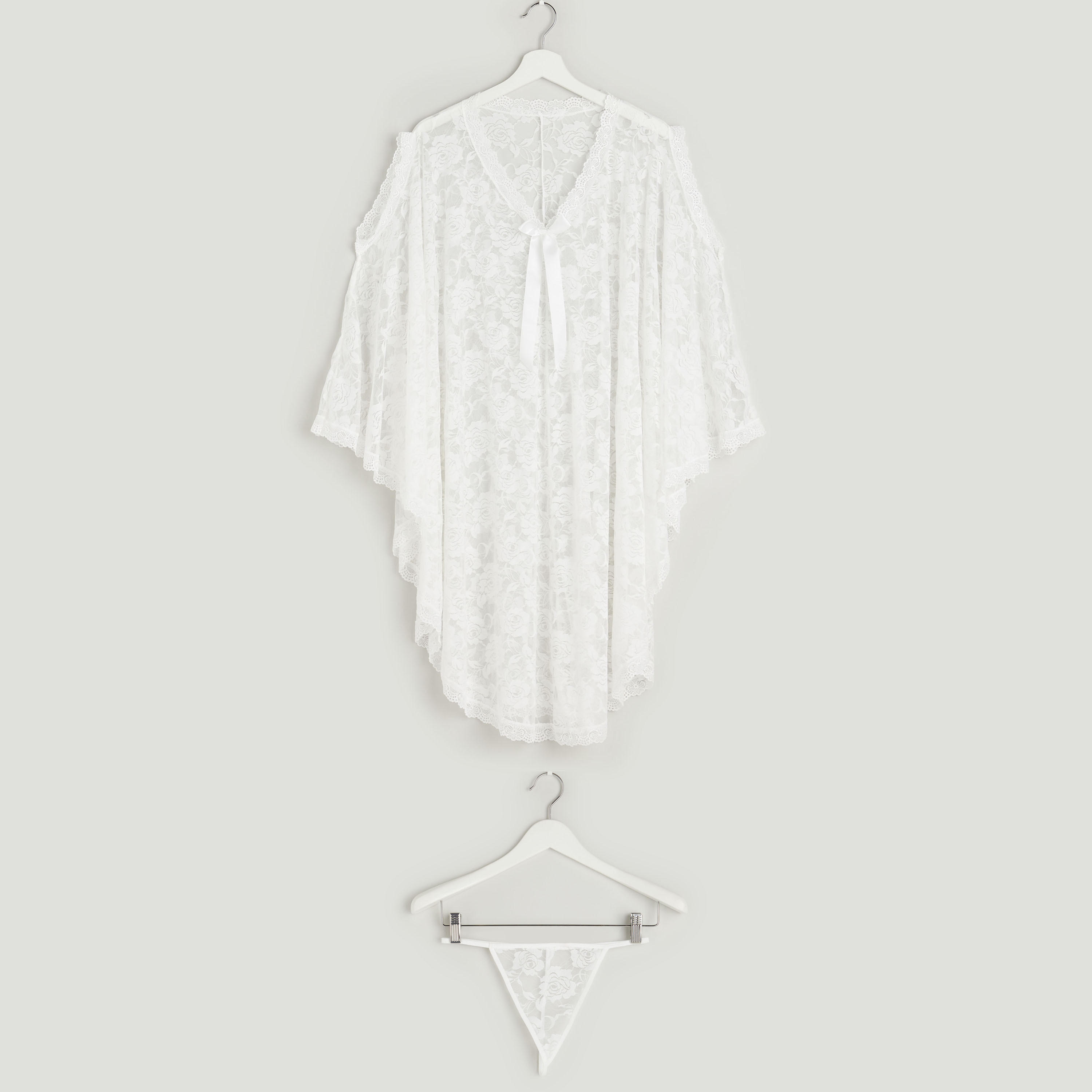 قميص نوم بياقة V وتفاصيل دانتيل مع ثونج-women-clothing-nightwear-nighties-image-1