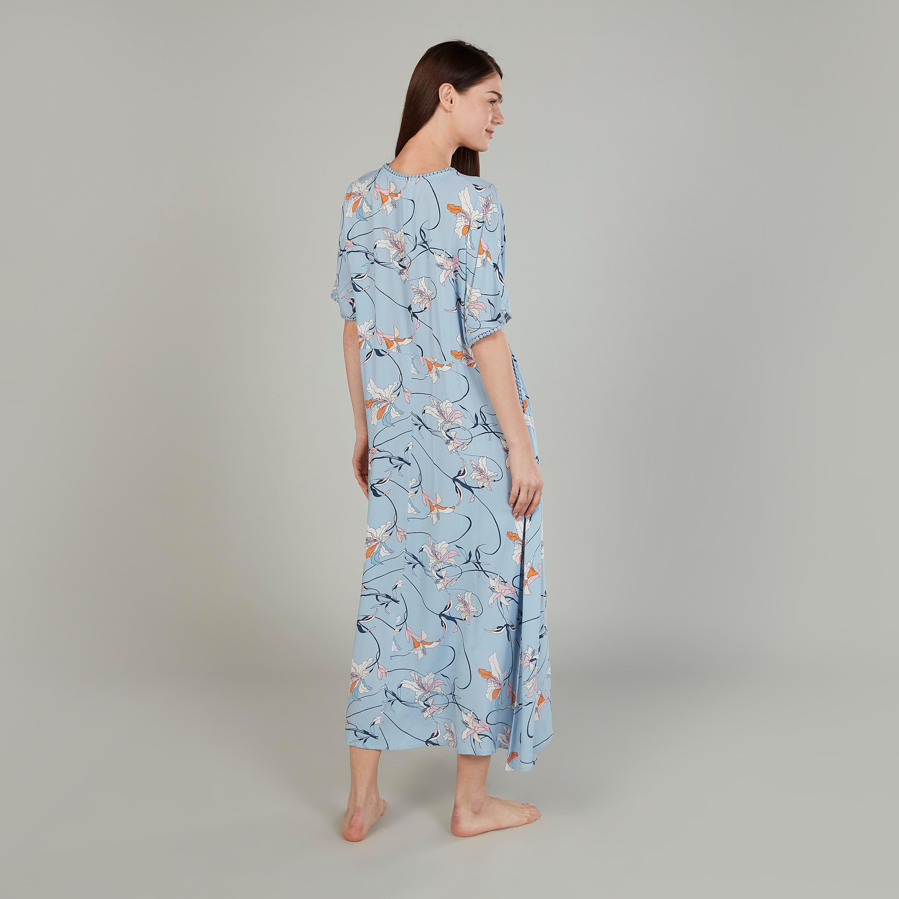 قميص نوم بياقة V وجيوب بطبعات-women-clothing-nightwear-nighties-image-1