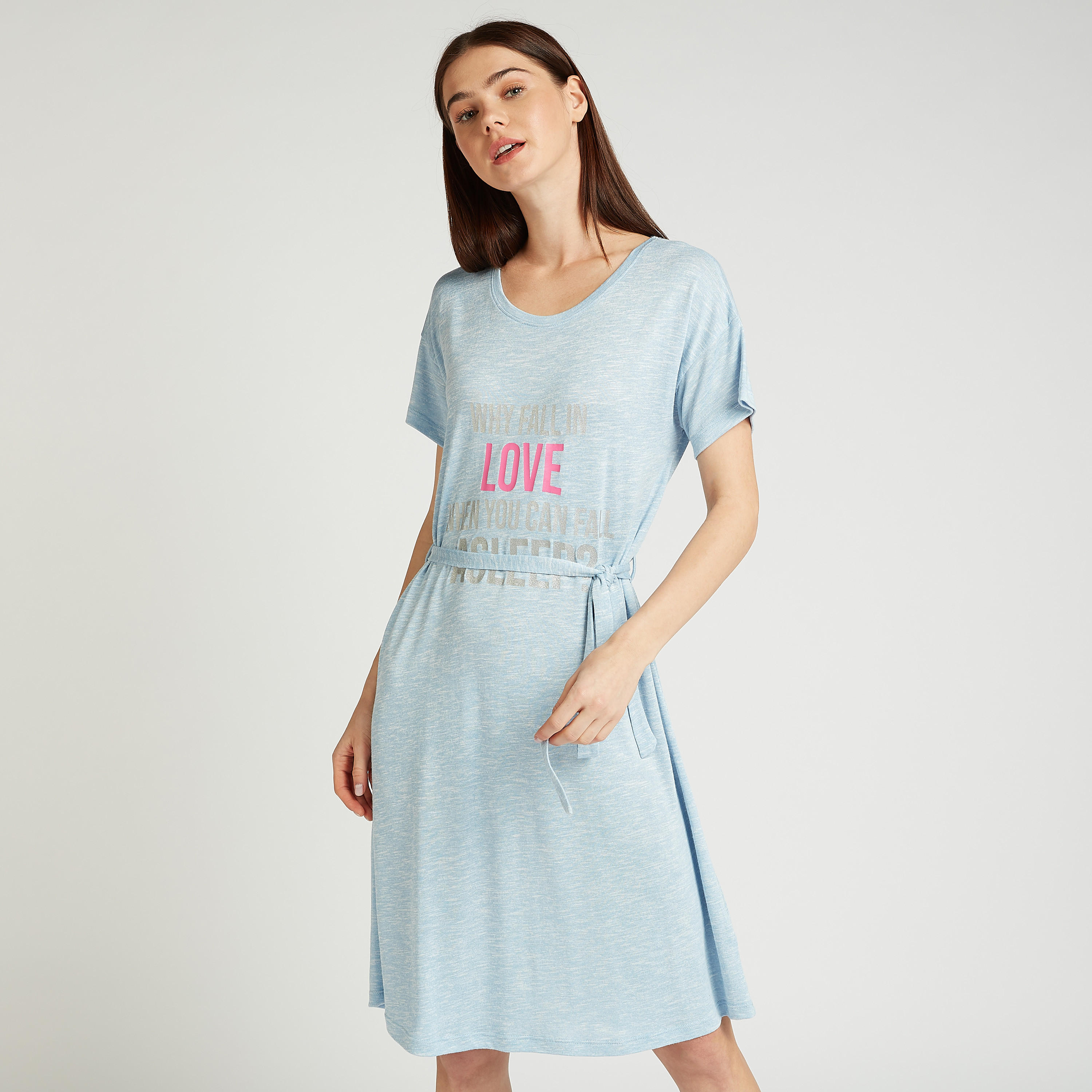 فستان نوم بياقة مستديرة وأكمام قصيرة وطبعات-women-clothing-nightwear-nighties-image-1