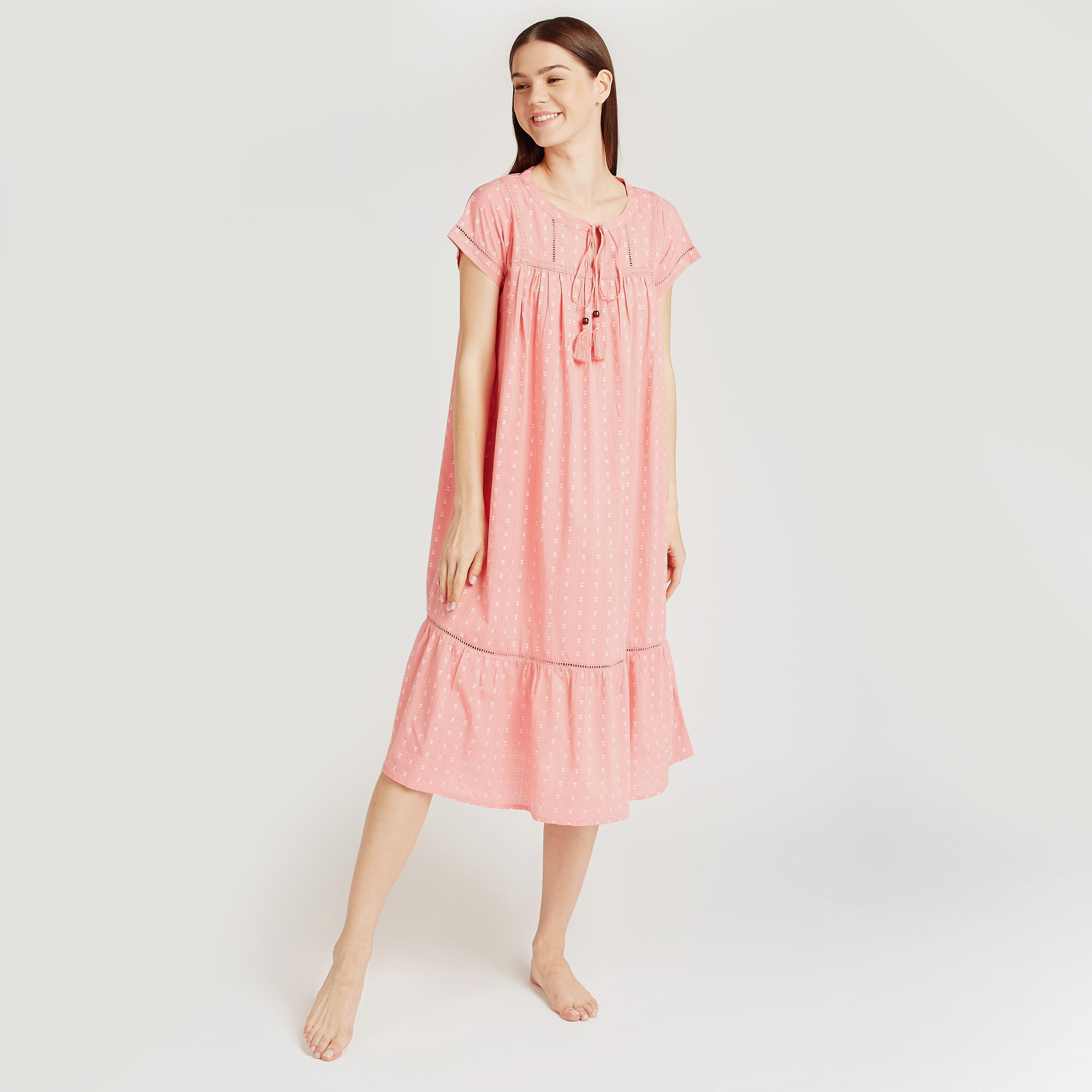 قميص نوم بأكمام قصيرة وأربطة وطبعات-women-clothing-nightwear-nighties-image-1