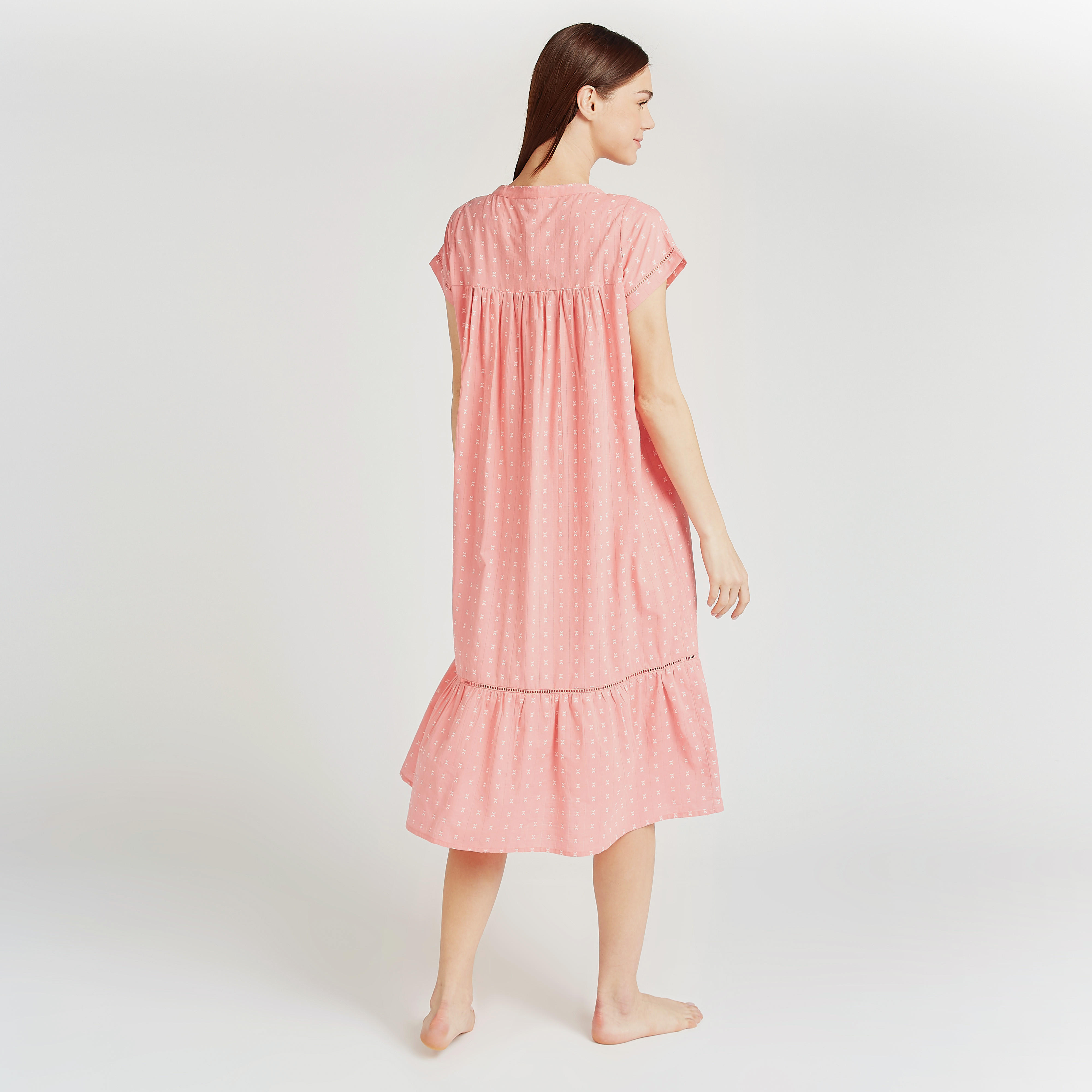 قميص نوم بأكمام قصيرة وأربطة وطبعات-women-clothing-nightwear-nighties-image-3