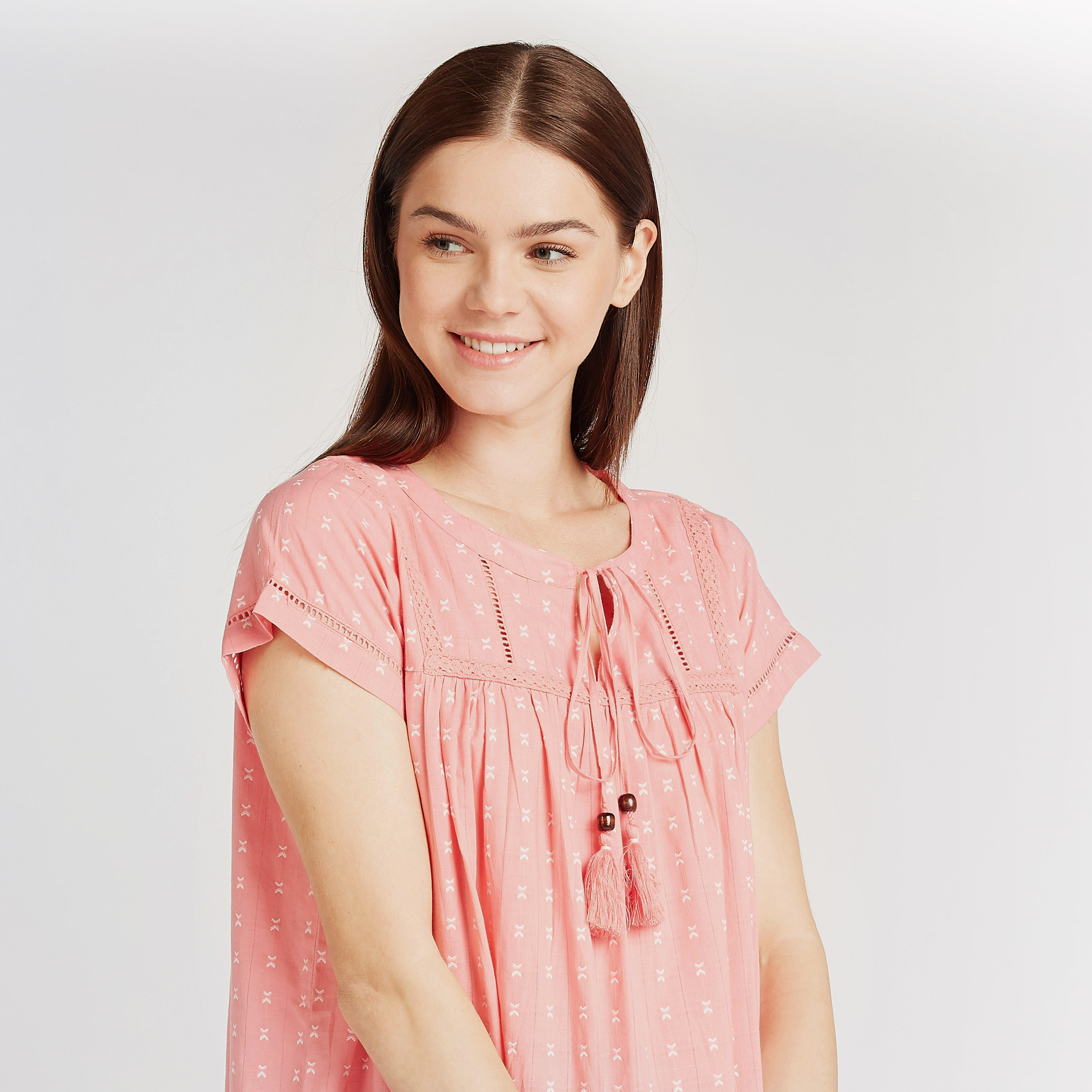 قميص نوم بأكمام قصيرة وأربطة وطبعات-women-clothing-nightwear-nighties-image-4