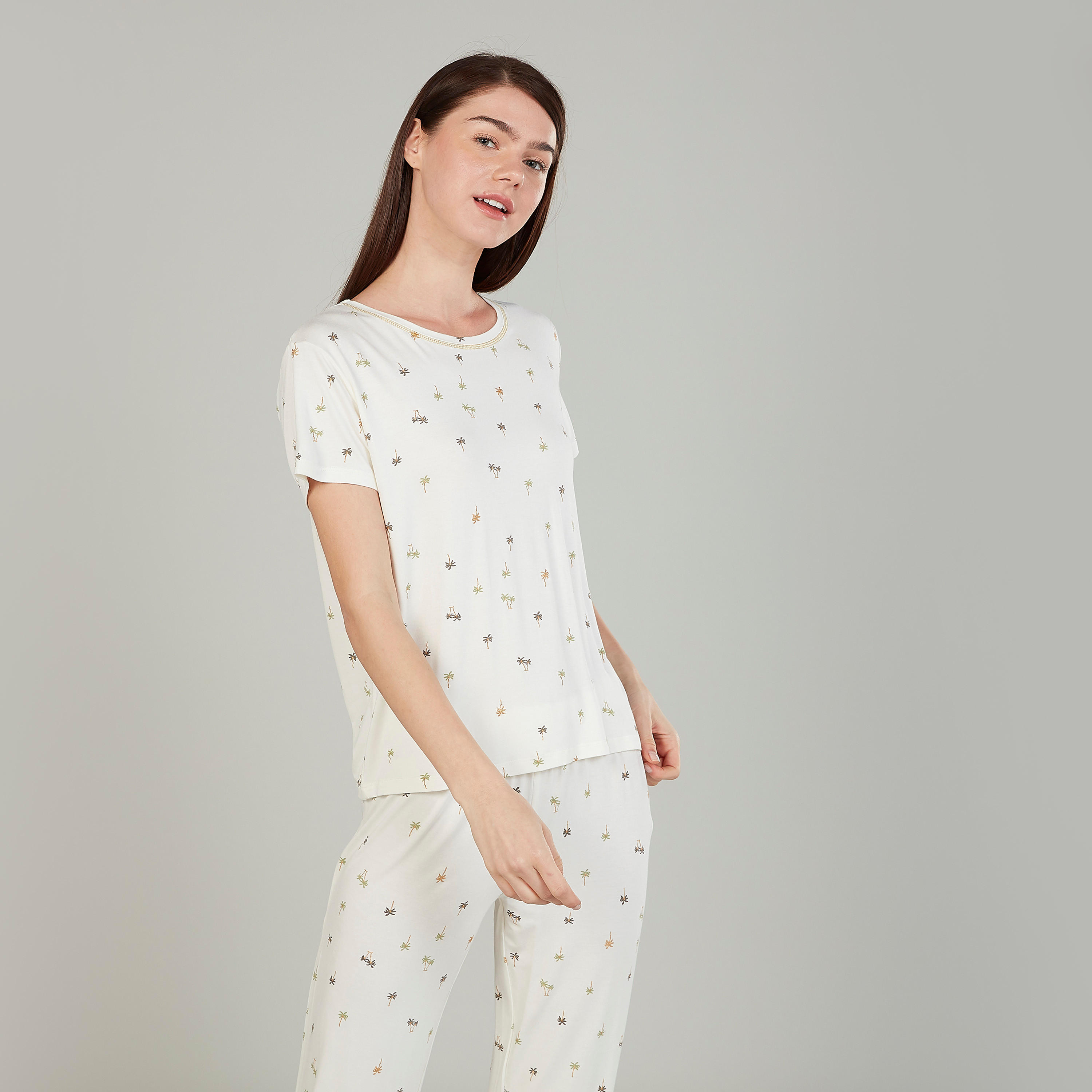 طقم بيجاما وتيشيرت بياقة مستديرة وطبعات-women-clothing-nightwear-pyjamas-longsets-image-2