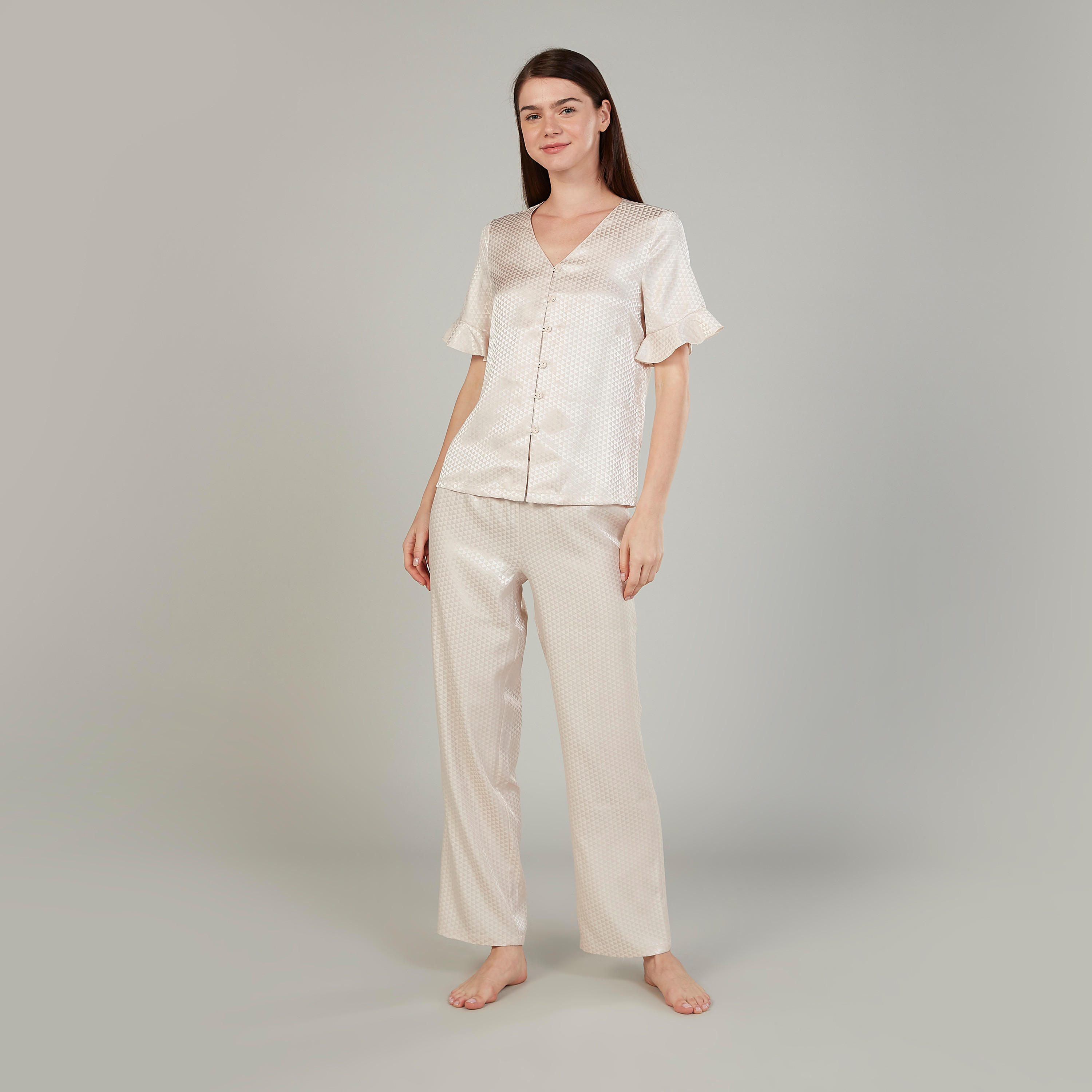 طقم بنطلون بيجاما وقميص بأكمام قصيرة وطبعات-women-clothing-nightwear-pyjamas-longsets-image-1