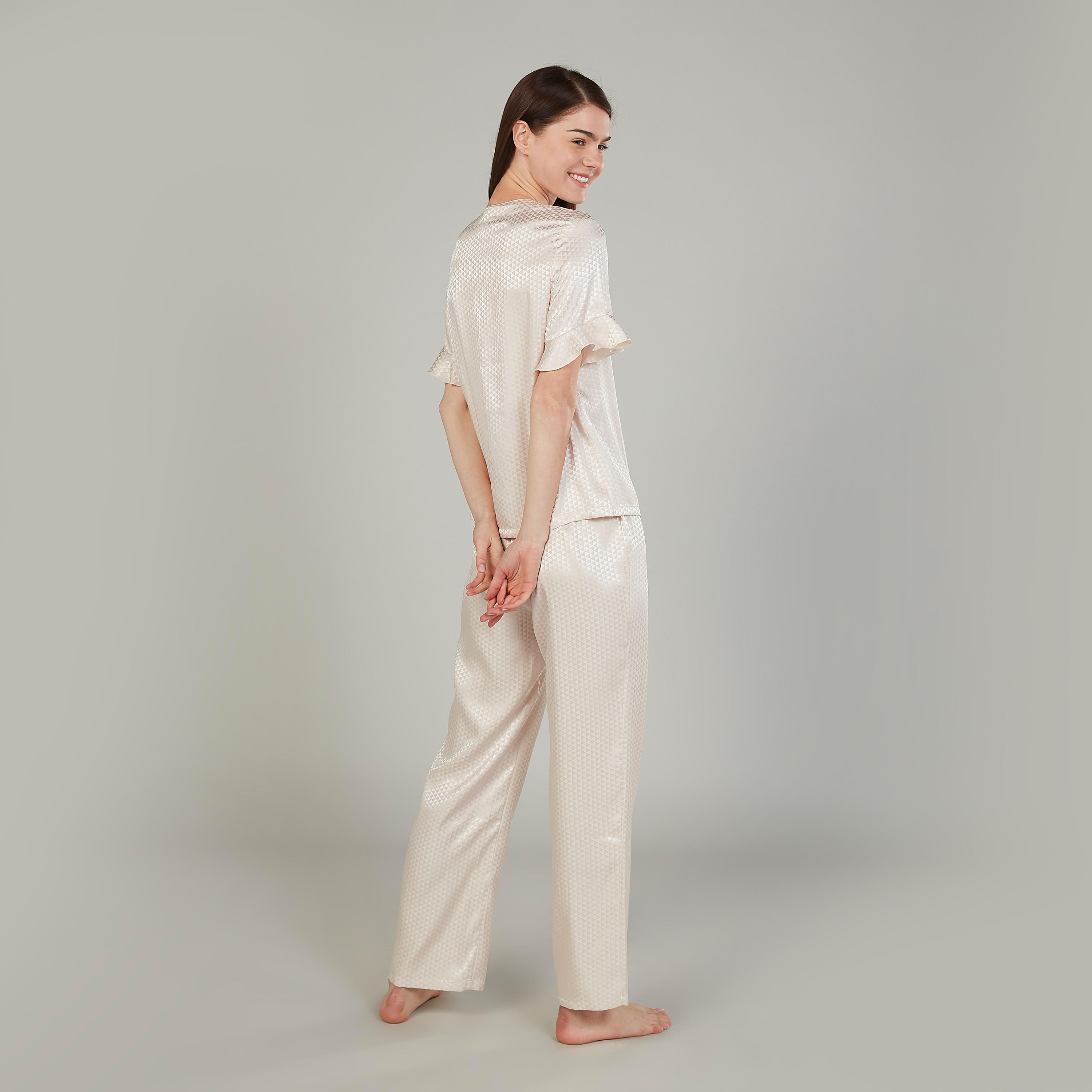 طقم بنطلون بيجاما وقميص بأكمام قصيرة وطبعات-women-clothing-nightwear-pyjamas-longsets-image-4