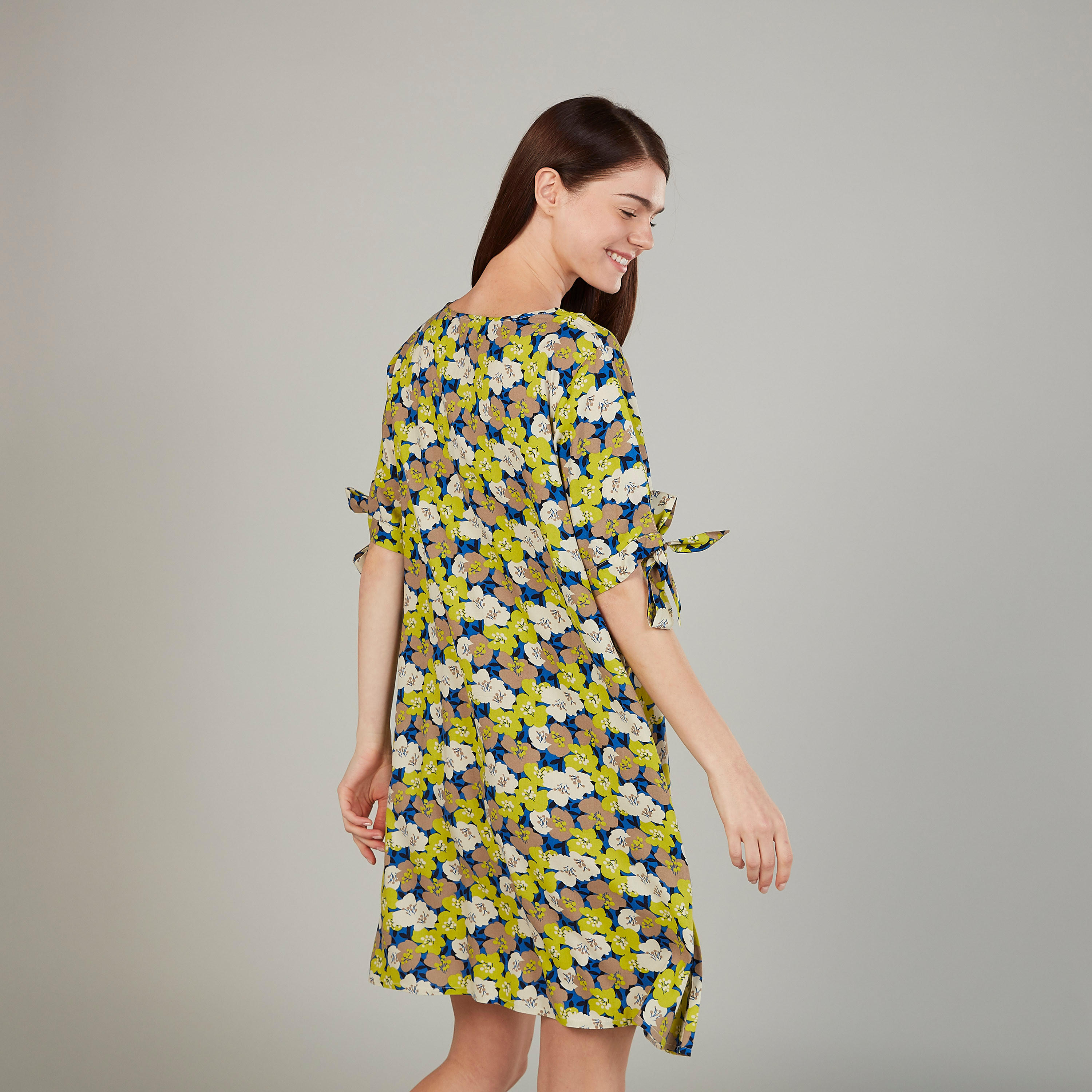 قميص نوم بياقة عميقة وأكمام قصيرة متنوعة - طقم من قطعتين-women-clothing-nightwear-nighties-image-7