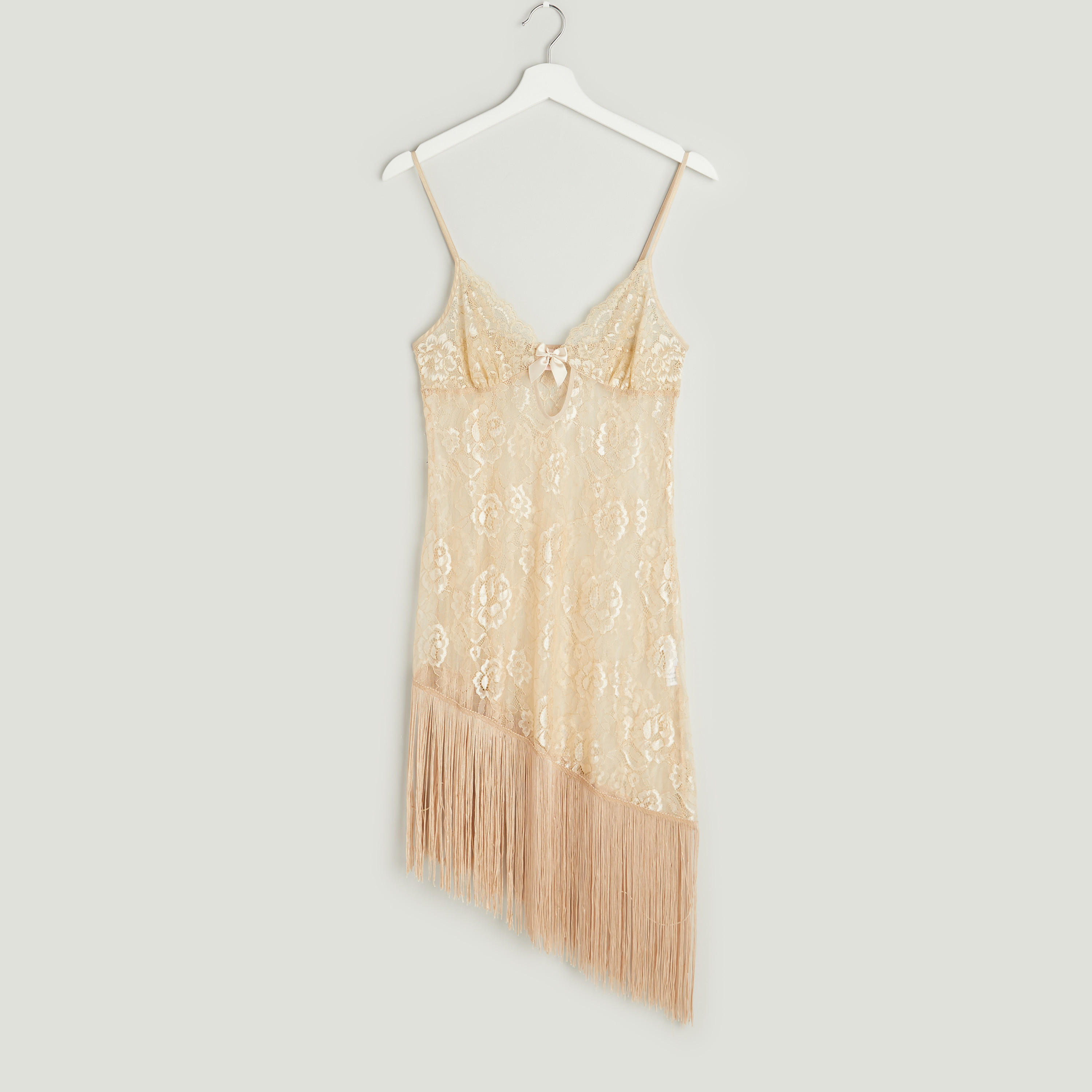 فستان نوم دون أكمام بياقة V وتفاصيل دانتيل وشراشيب-women-clothing-nightwear-nighties-image-1