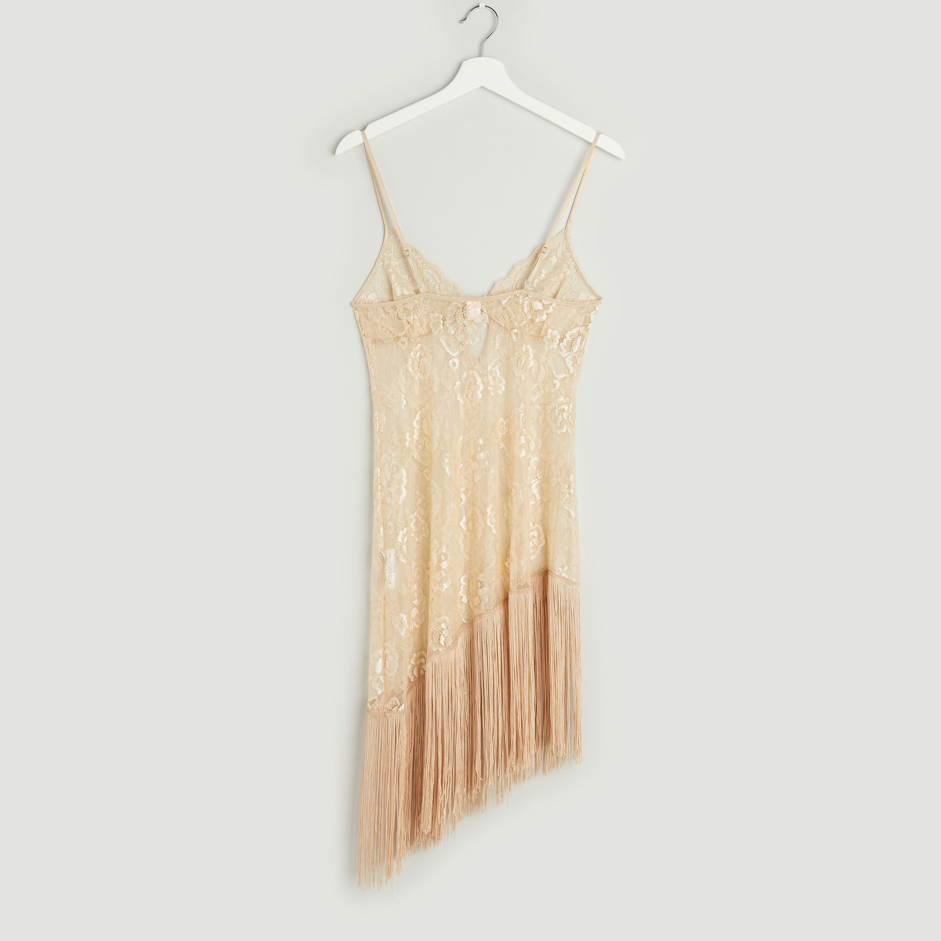 فستان نوم دون أكمام بياقة V وتفاصيل دانتيل وشراشيب-women-clothing-nightwear-nighties-image-2