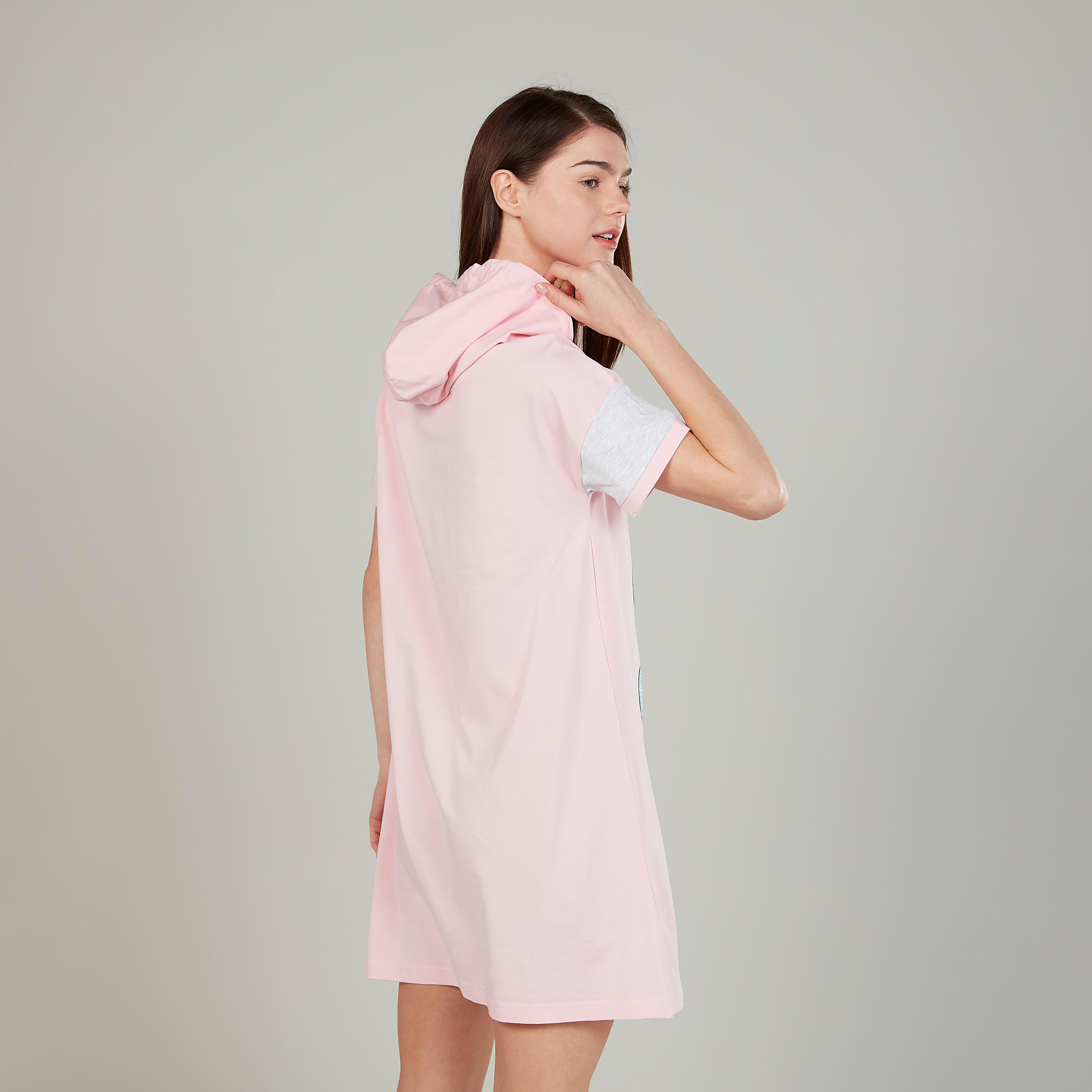 فستان نوم بأكمام قصيرة وقبعة وطبعات جارفيلد-women-clothing-nightwear-nighties-image-4
