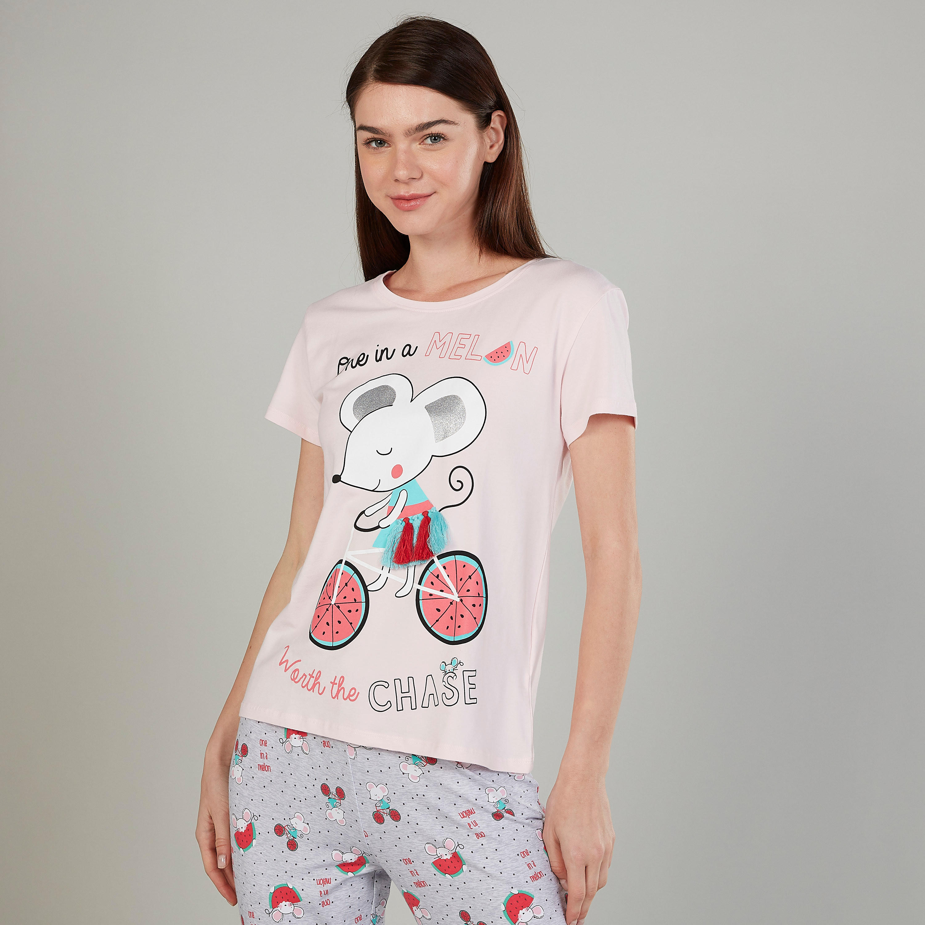 طقم بنطلون بيجاما طويل وتيشيرت بياقة مستديرة وطبعات-women-clothing-nightwear-pyjamas-longsets-image-1