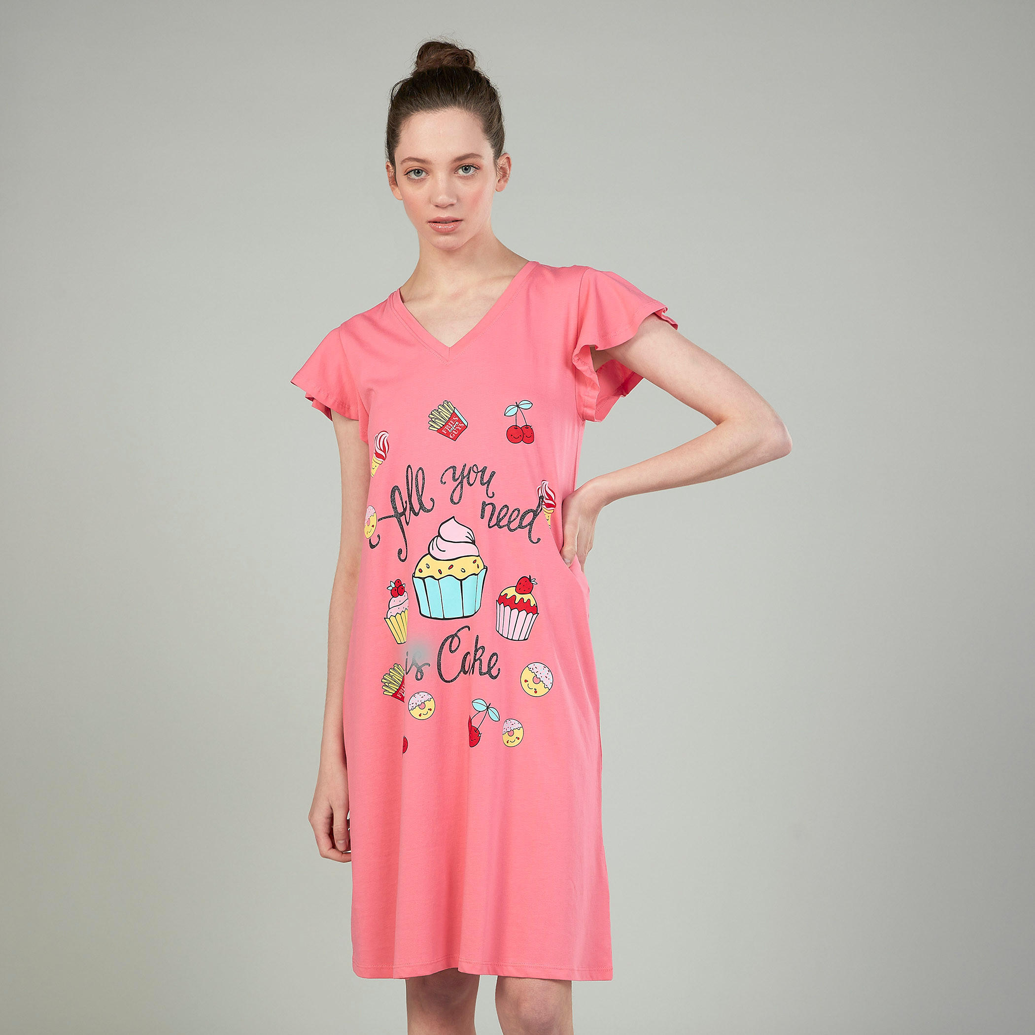 قميص نوم بياقة V وأكمام عريضة وطبعات - طقم من قطعتين-women-clothing-nightwear-nighties-image-3