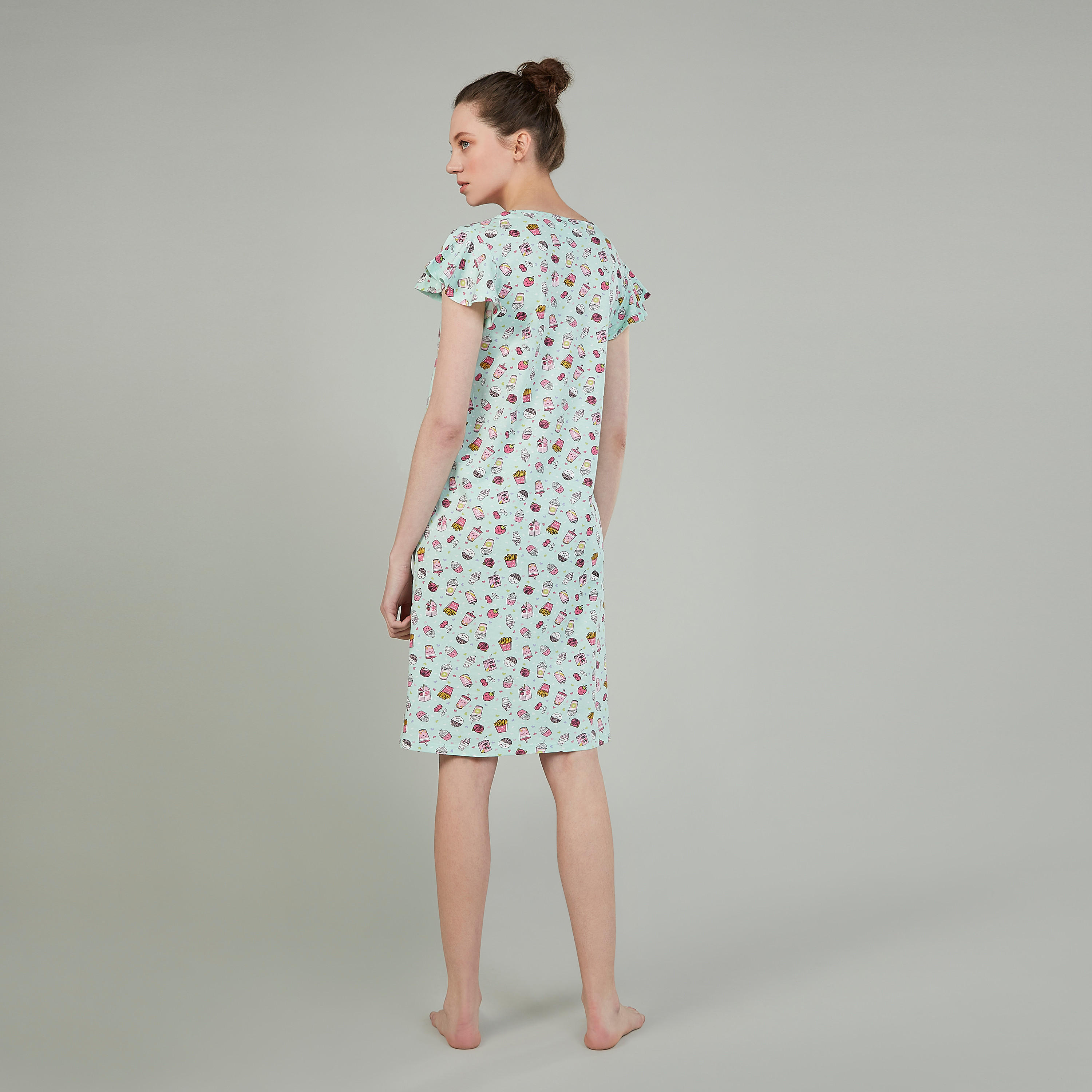 قميص نوم بياقة V وأكمام عريضة وطبعات - طقم من قطعتين-women-clothing-nightwear-nighties-image-4