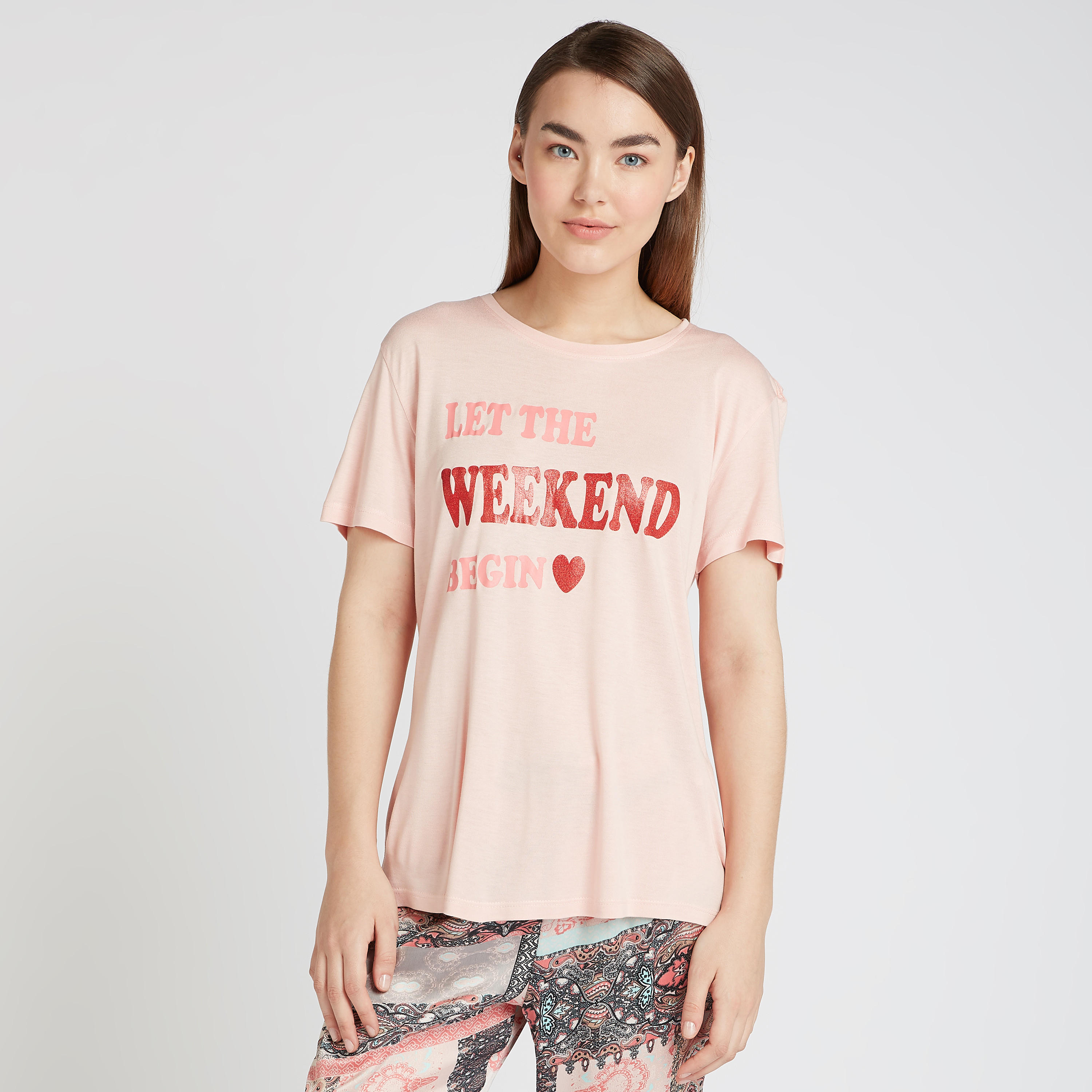 طقم بنطلون بيجاما وتيشيرت بياقة ضيقة وطبعات-women-clothing-nightwear-pyjamas-longsets-image-4