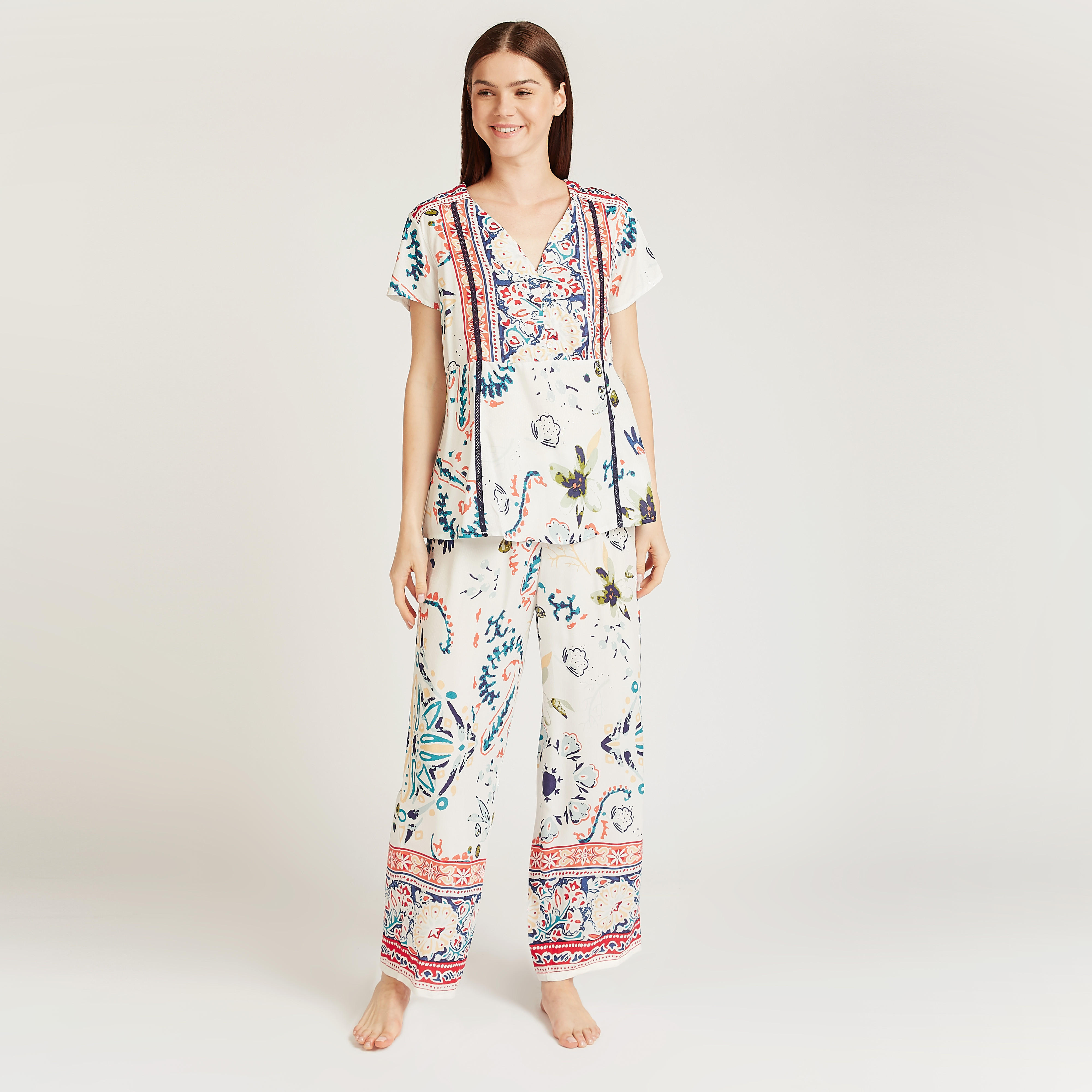 طقم بنطلون بيجاما وبلوزة بياقة V وطبعات-women-clothing-nightwear-pyjamas-longsets-image-5
