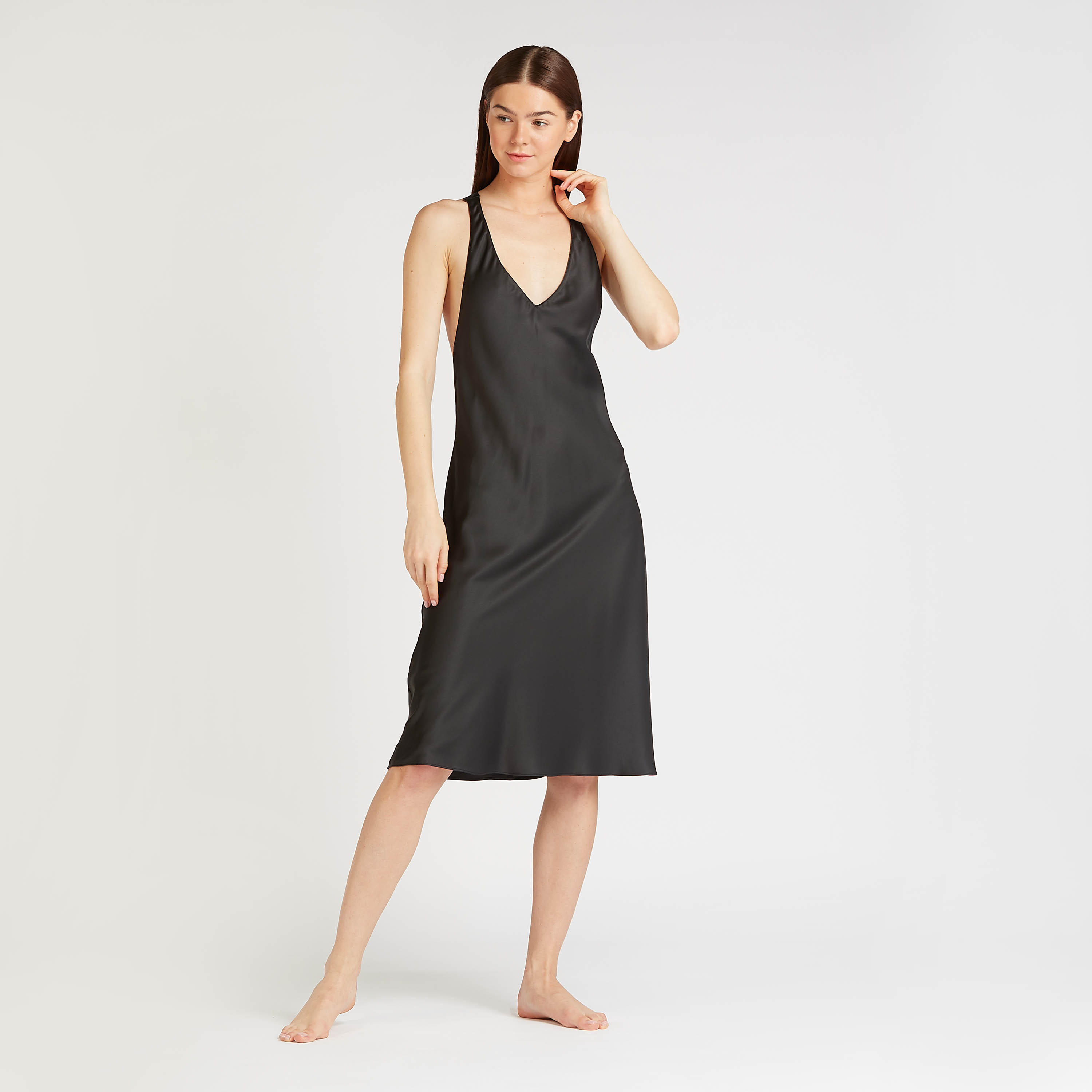 فستان نوم سادة بياقة v وحمّالات-women-clothing-nightwear-robes-image-2