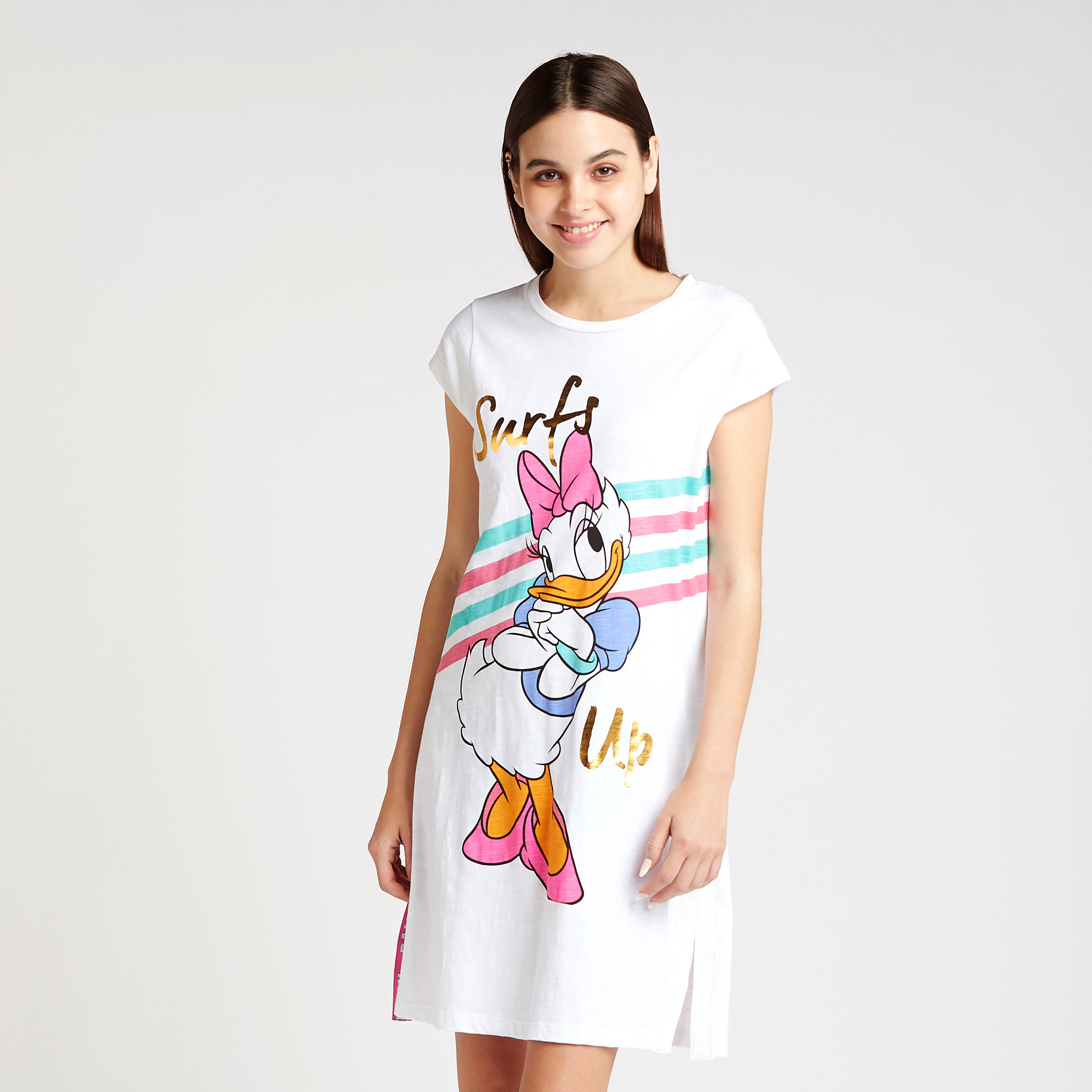فستان نوم بياقة مستديرة وأكمام قصيرة وطبعات دايسي داك-women-clothing-nightwear-nighties-image-1