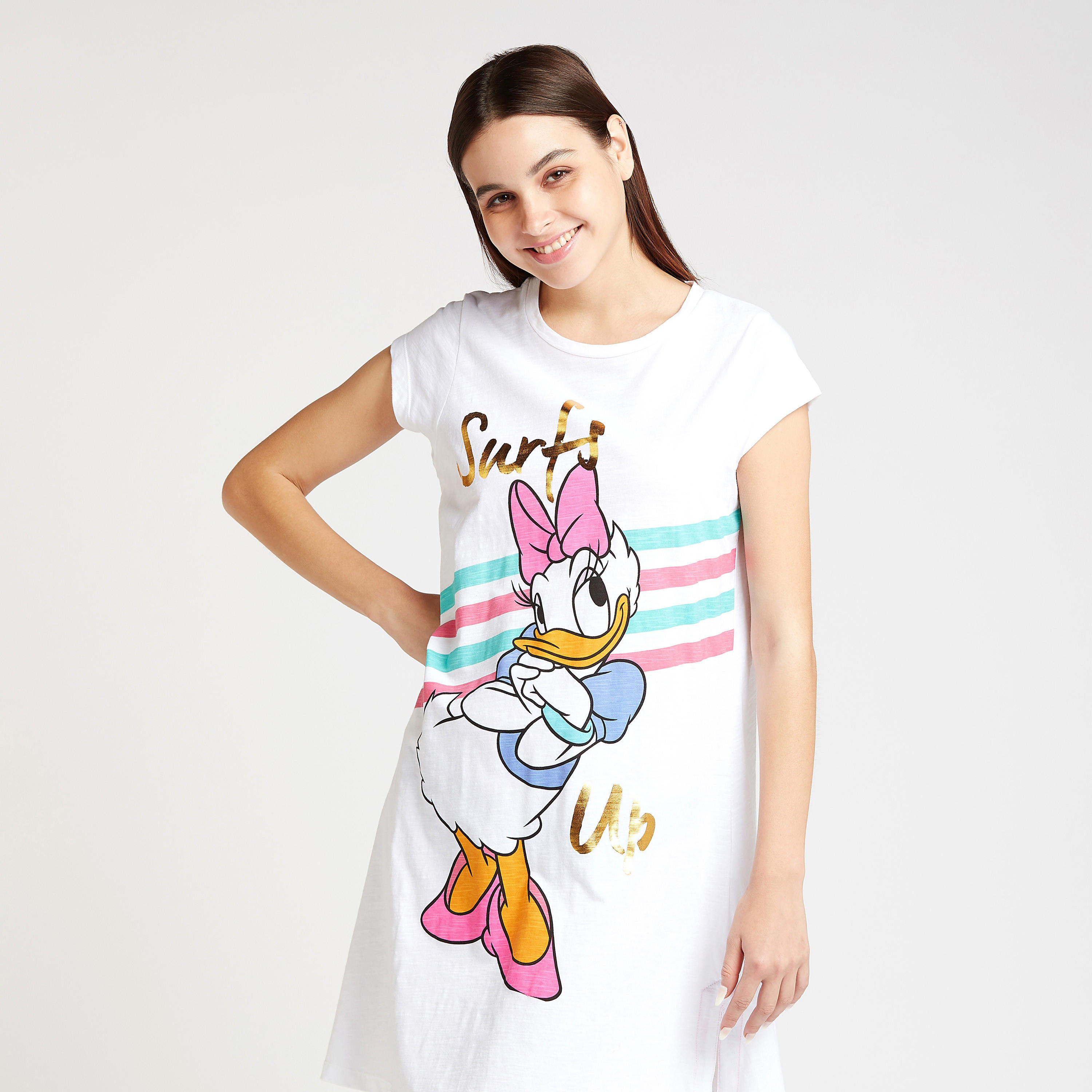 فستان نوم بياقة مستديرة وأكمام قصيرة وطبعات دايسي داك-women-clothing-nightwear-nighties-image-3