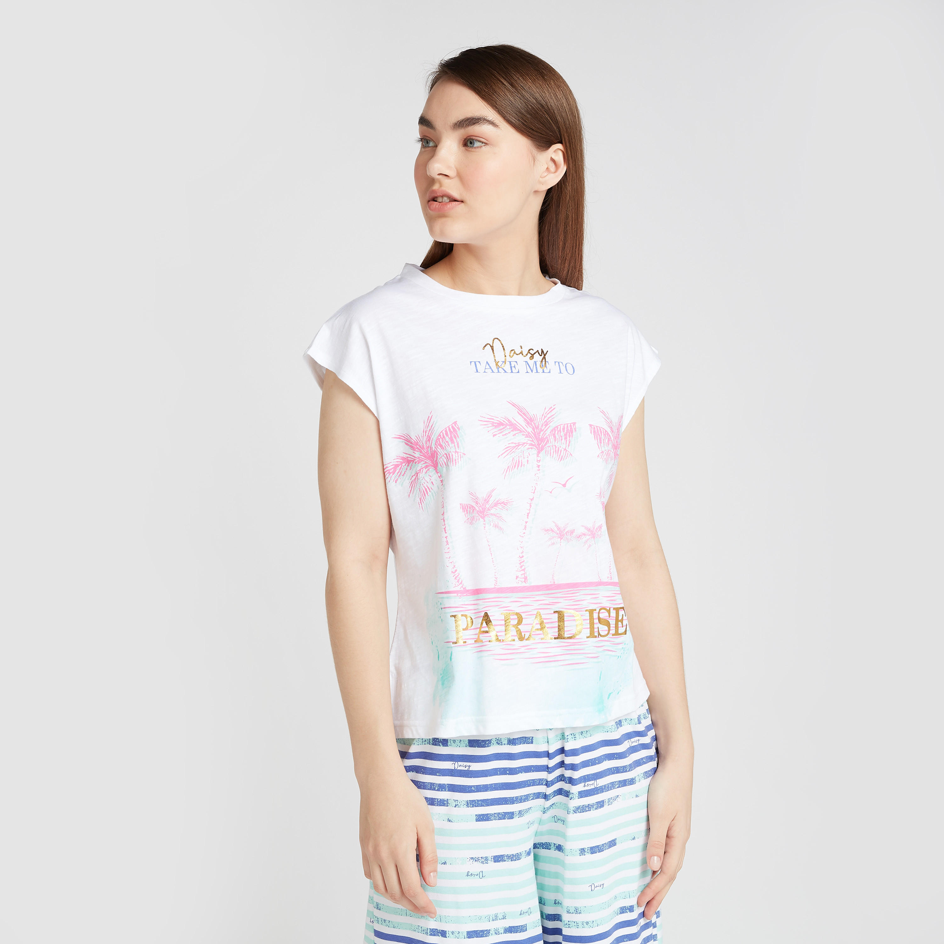 طقم بنطلون بيجاما وتيشيرت بياقة ضيقة وطبعات-women-clothing-nightwear-pyjamas-longsets-image-4