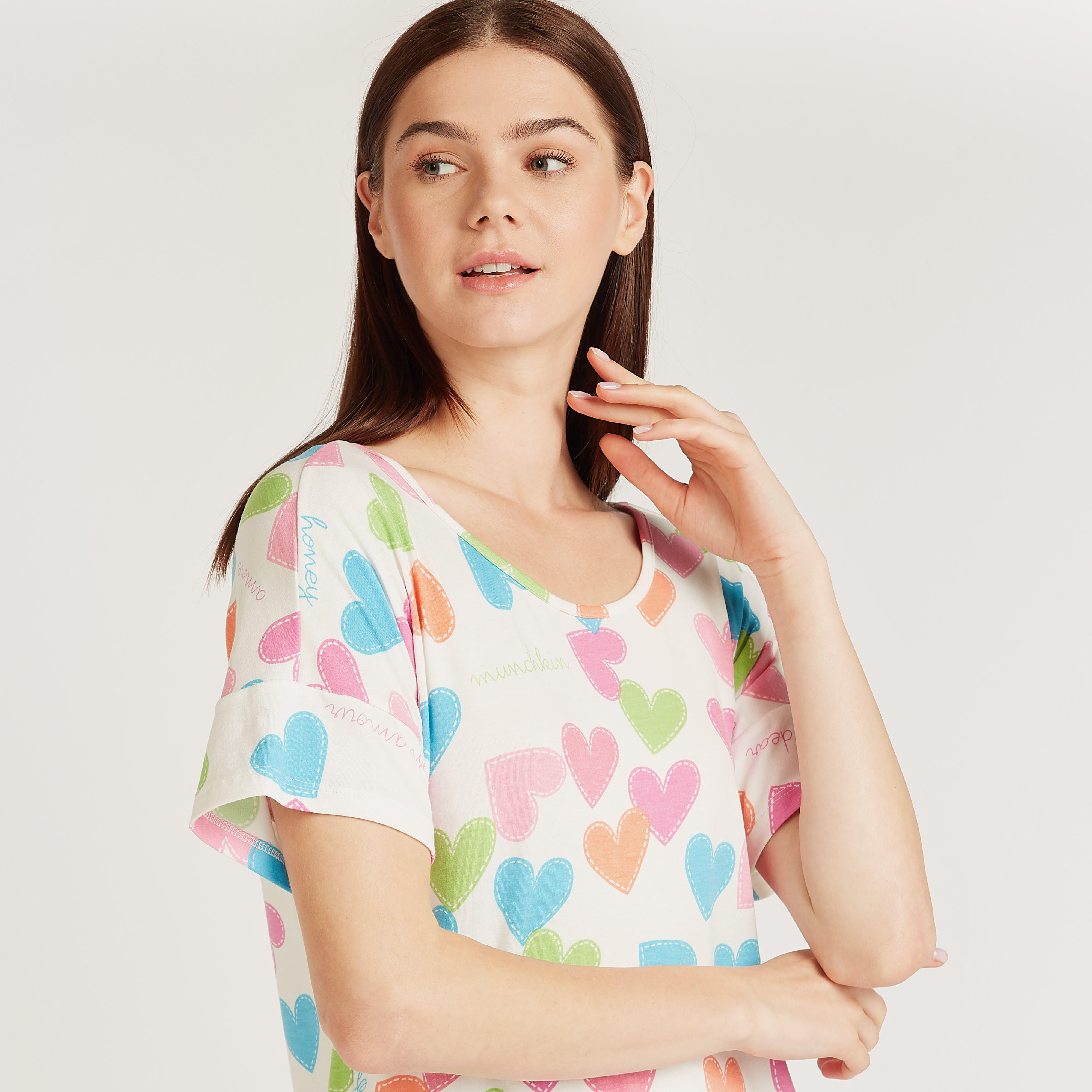 فستان نوم بياقة ضيقة وأكمام قصيرة وطبعات قلب-women-clothing-nightwear-nighties-image-3