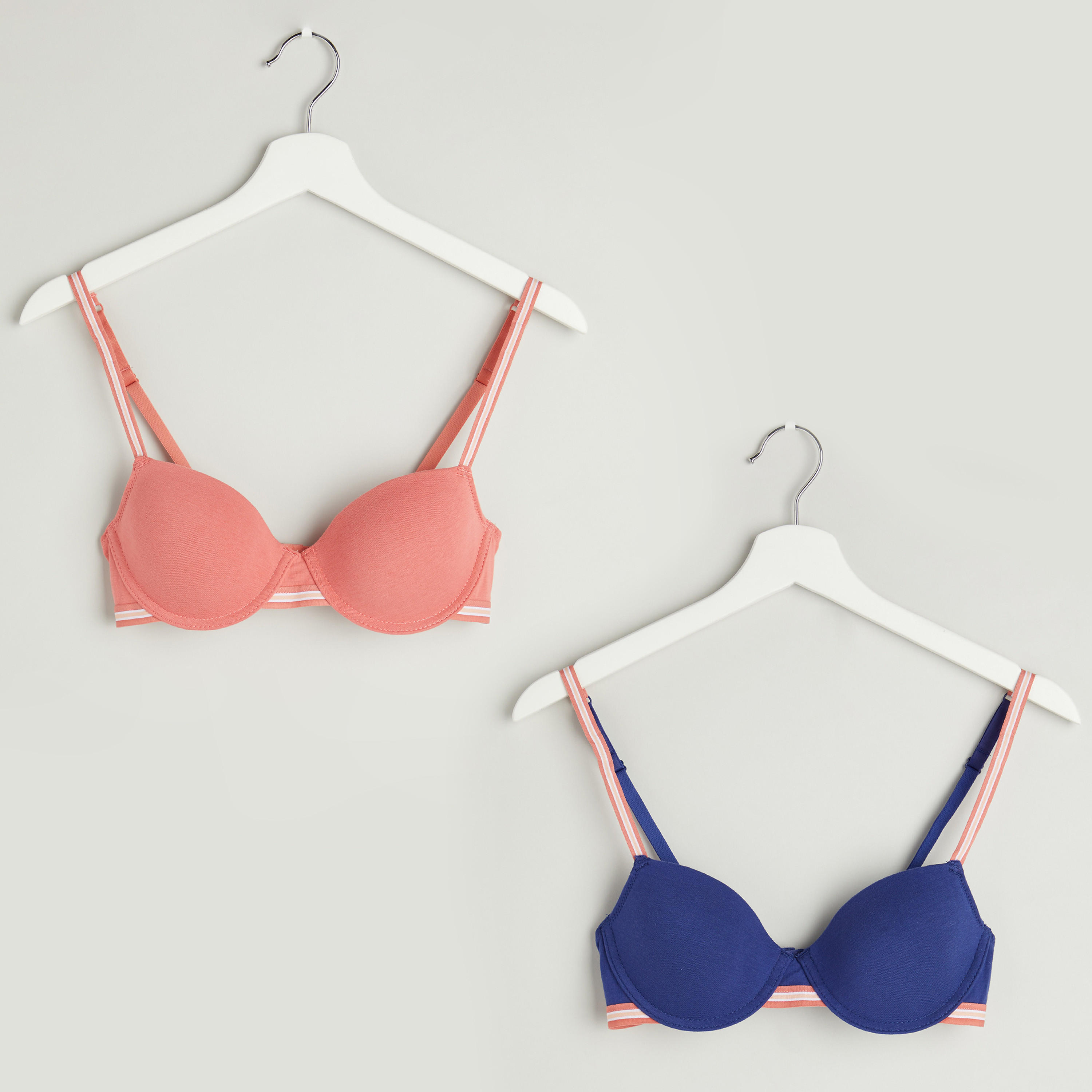 صدريّة تيشيرت متنوعة بمشبك إغلاق - طقم من قطعتين متنوعتين-women-clothing-lingerie-bras-image-5