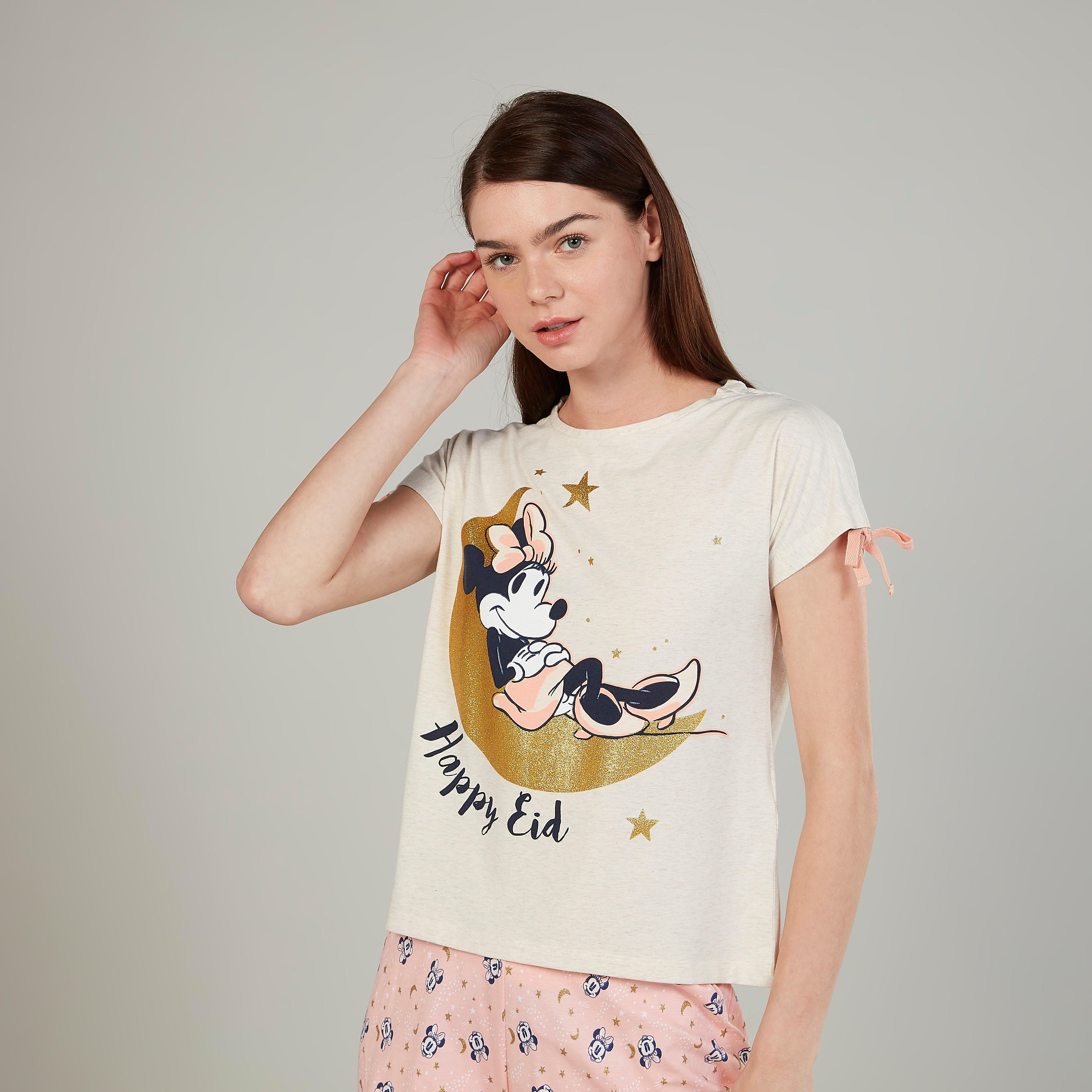 تيشيرت بياقة مستديرة بطبعات ميني ماوس مع شورت-women-clothing-nightwear-pyjamas-longsets-image-3