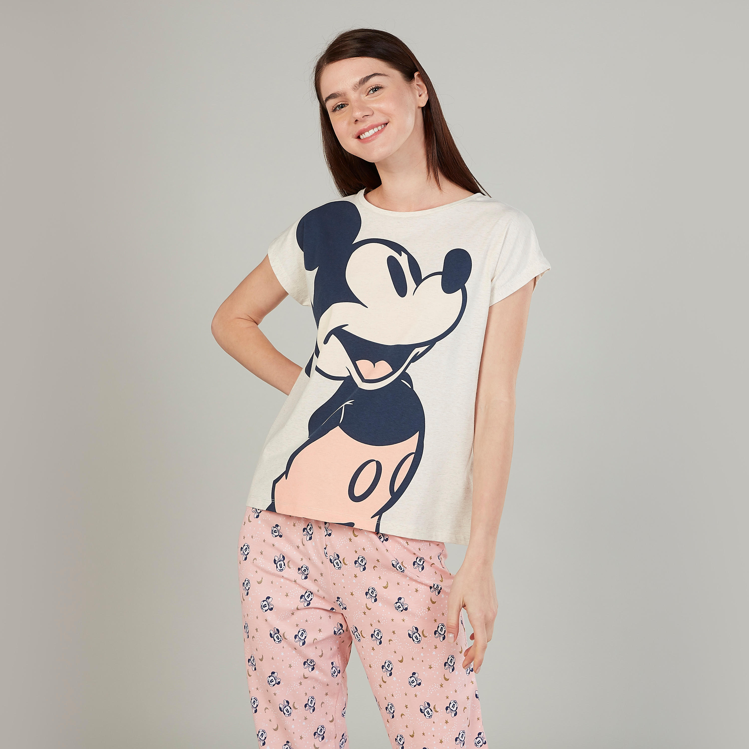 طقم بنطلون بيجاما وتيشيرت بياقة مستديرة وطبعات ميكي ماوس-women-clothing-nightwear-pyjamas-longsets-image-2