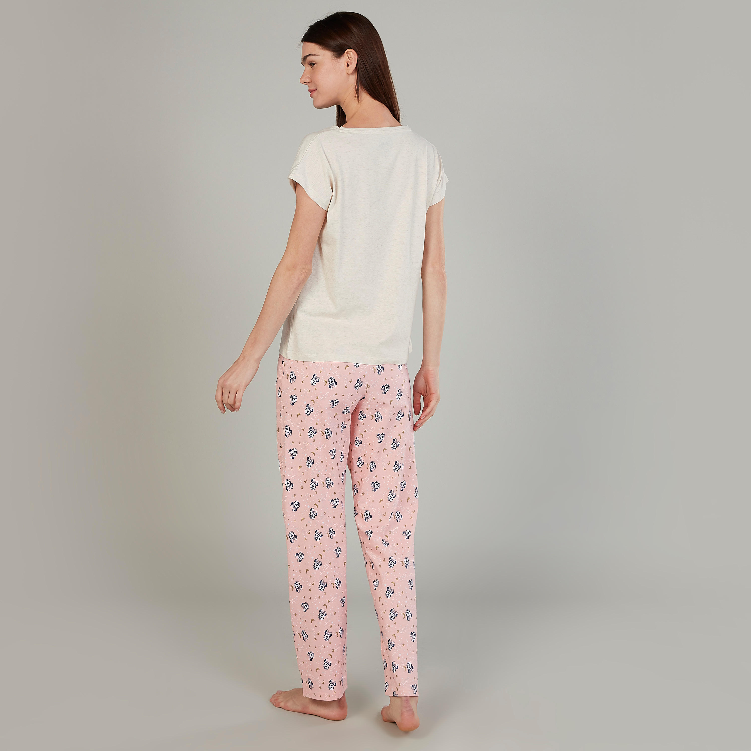طقم بنطلون بيجاما وتيشيرت بياقة مستديرة وطبعات ميكي ماوس-women-clothing-nightwear-pyjamas-longsets-image-4