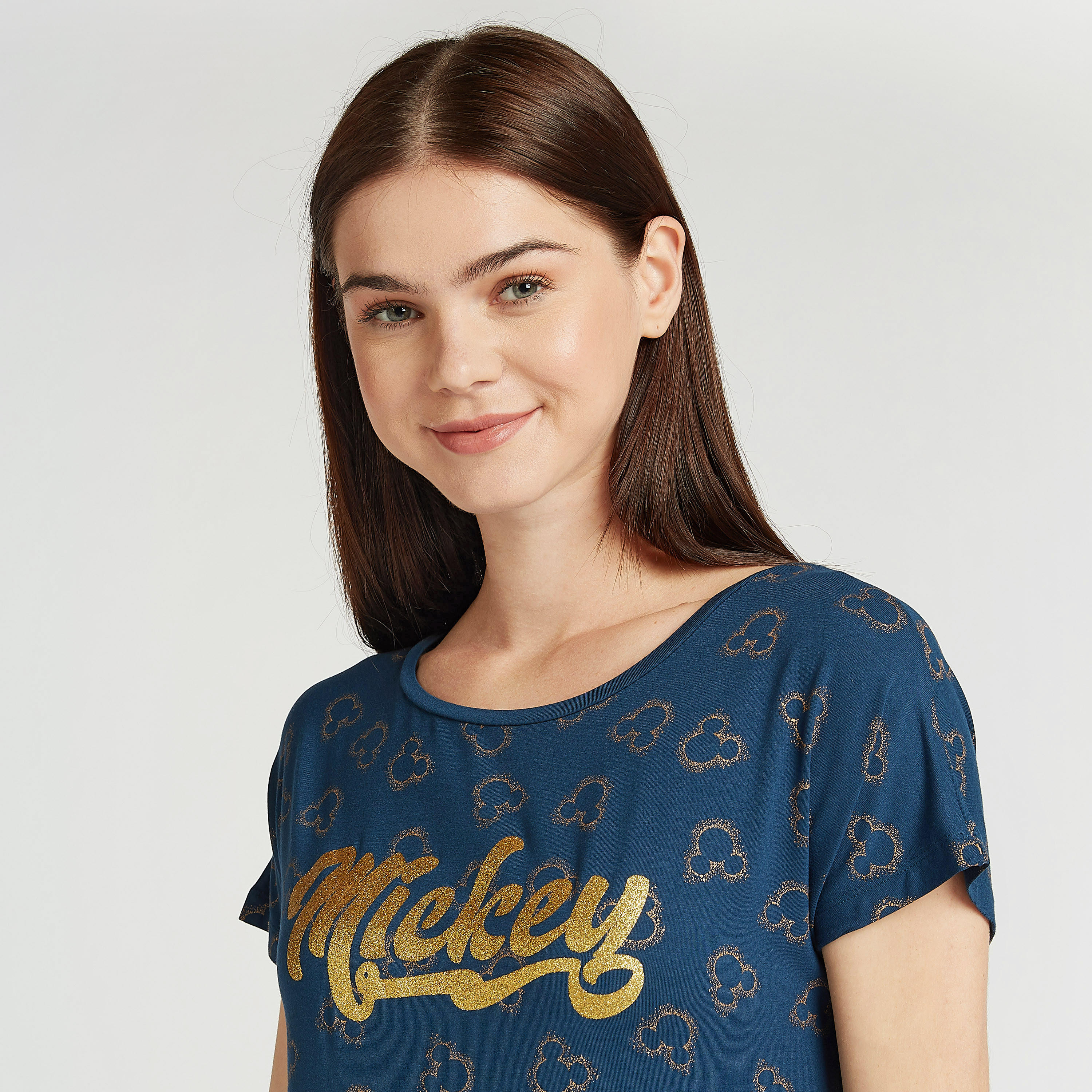 قميص نوم بياقة مستديرة وأكمام قصيرة وطبعات ميكي ماوس-women-clothing-nightwear-nighties-image-3