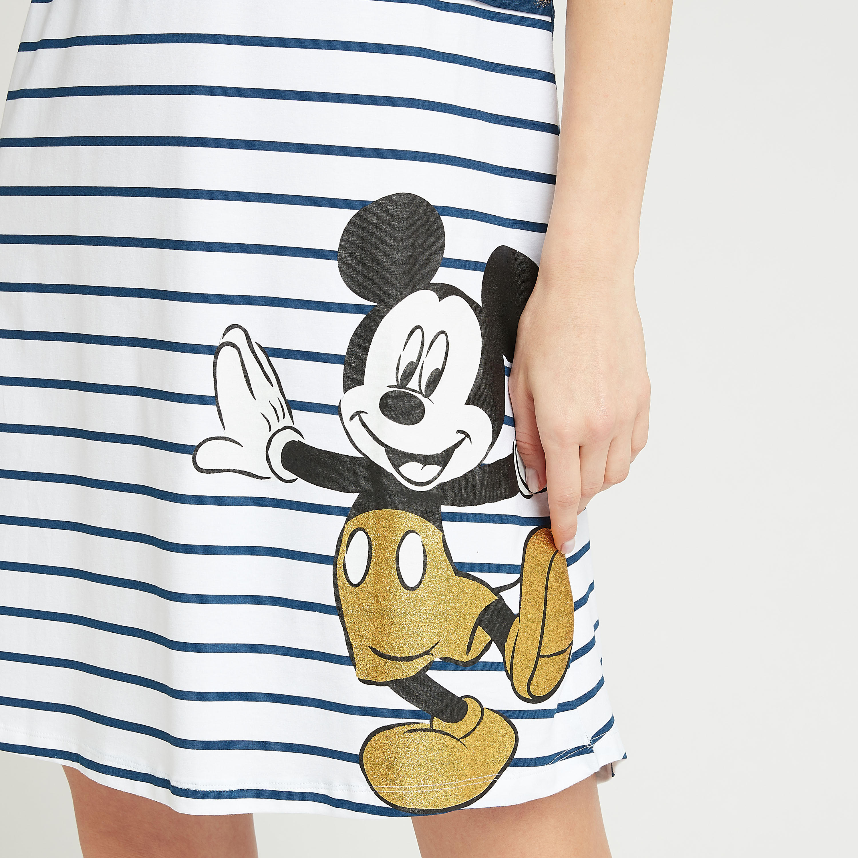 قميص نوم بياقة مستديرة وأكمام قصيرة وطبعات ميكي ماوس-women-clothing-nightwear-nighties-image-5
