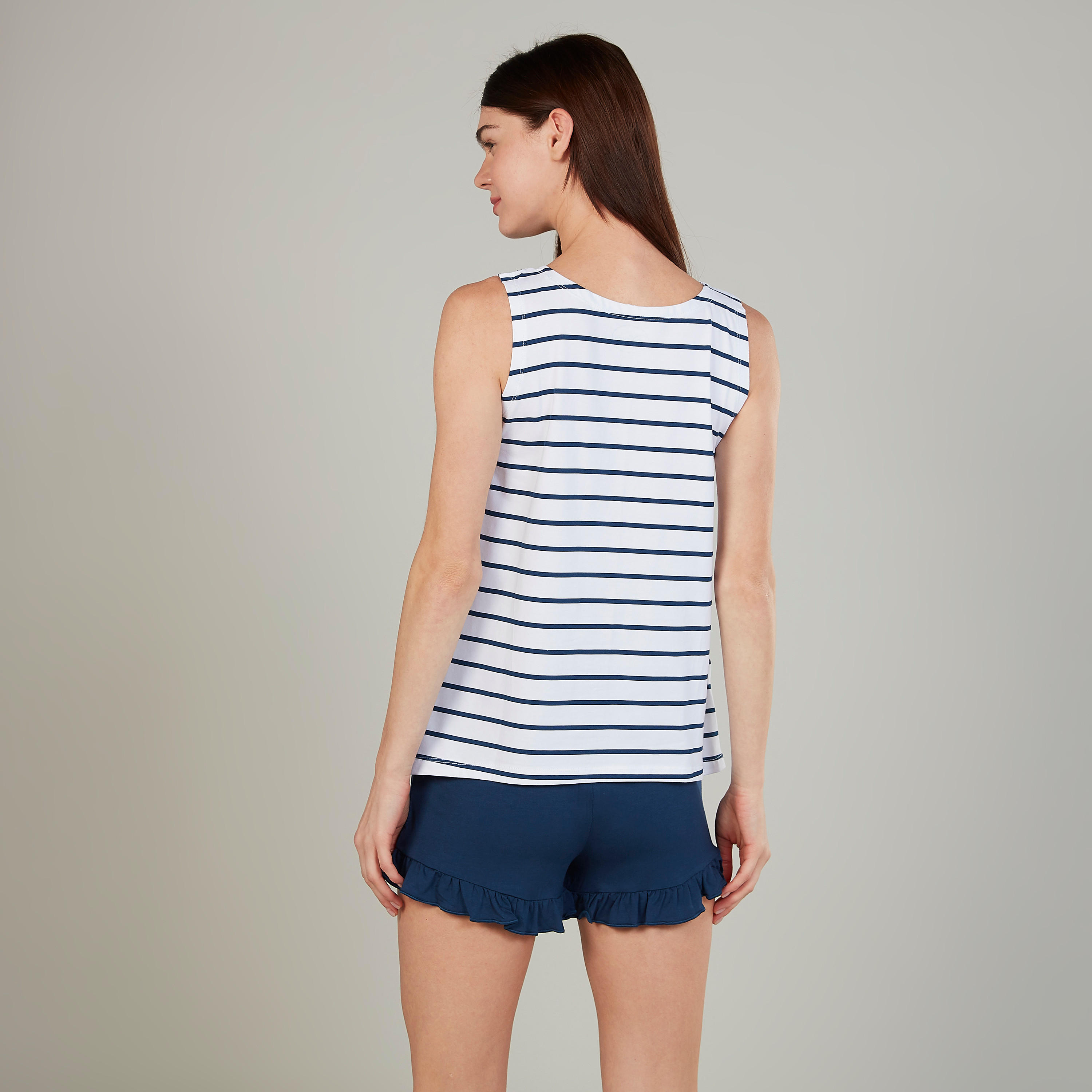 طقم شورت وتيشيرت دون أكمام بطبعات-women-clothing-nightwear-pyjamas-longsets-image-3