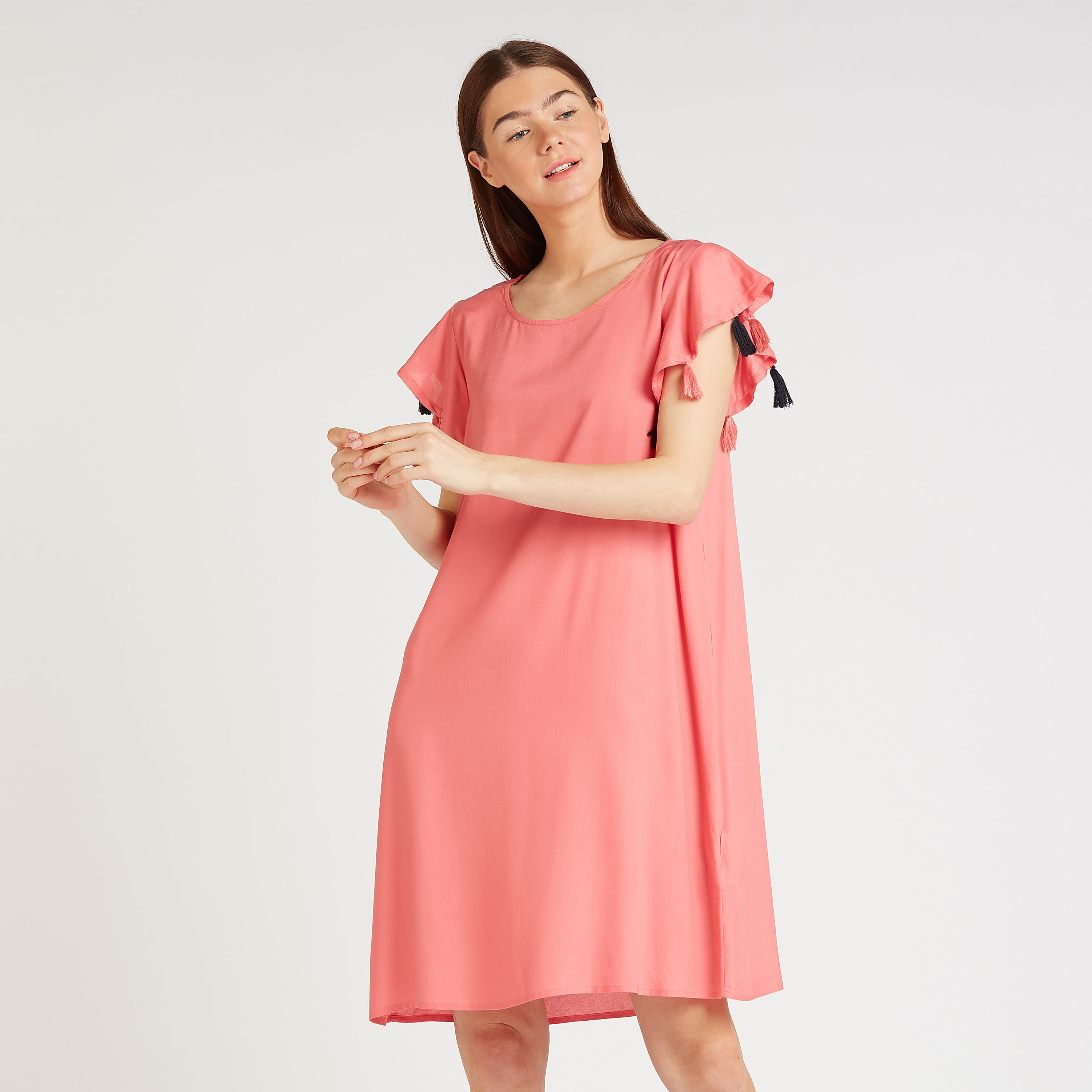 فستان نوم بألوان متعددة بياقة مستديرة وشرابات- طقم من قطعتين-women-clothing-nightwear-nighties-image-3