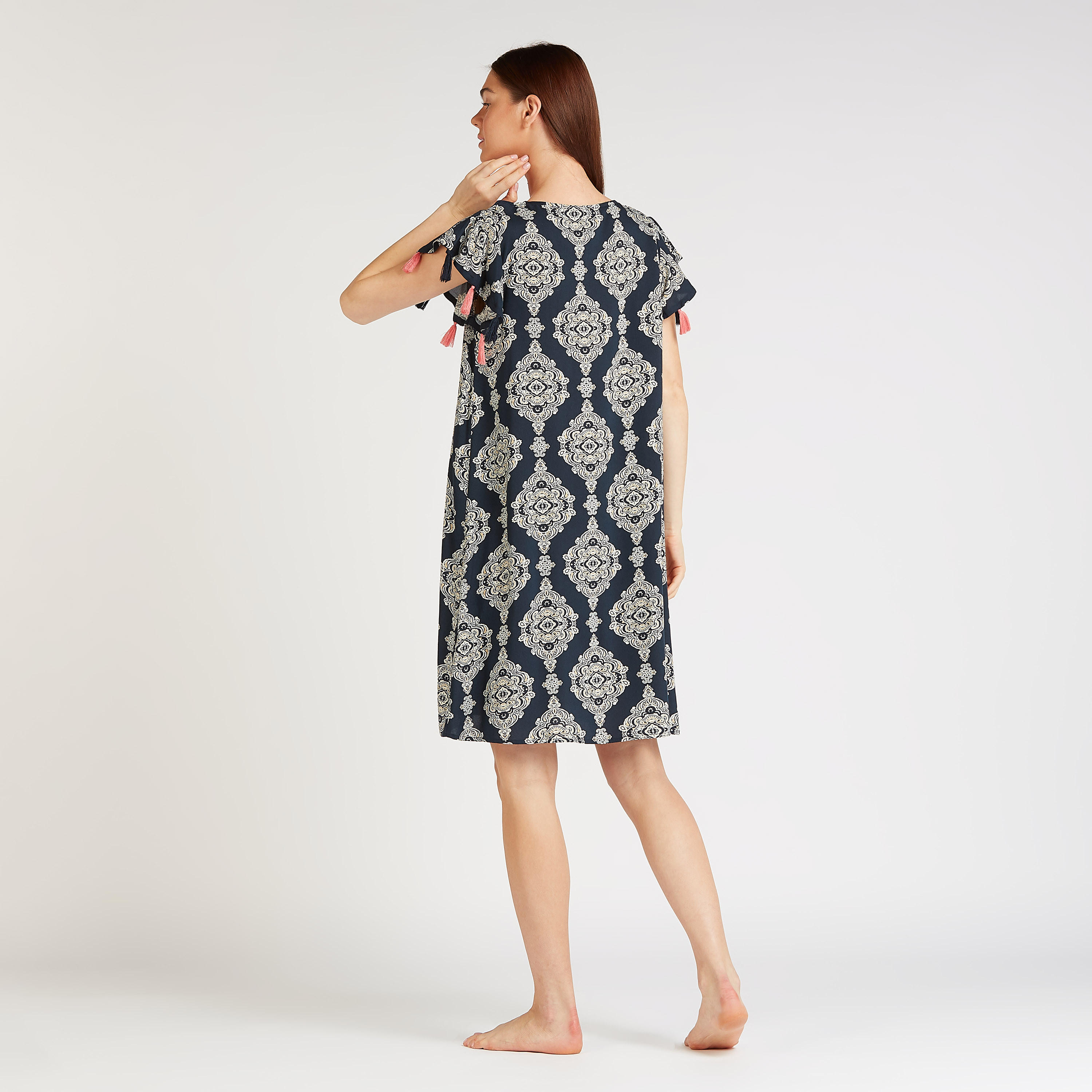 فستان نوم بألوان متعددة بياقة مستديرة وشرابات- طقم من قطعتين-women-clothing-nightwear-nighties-image-4