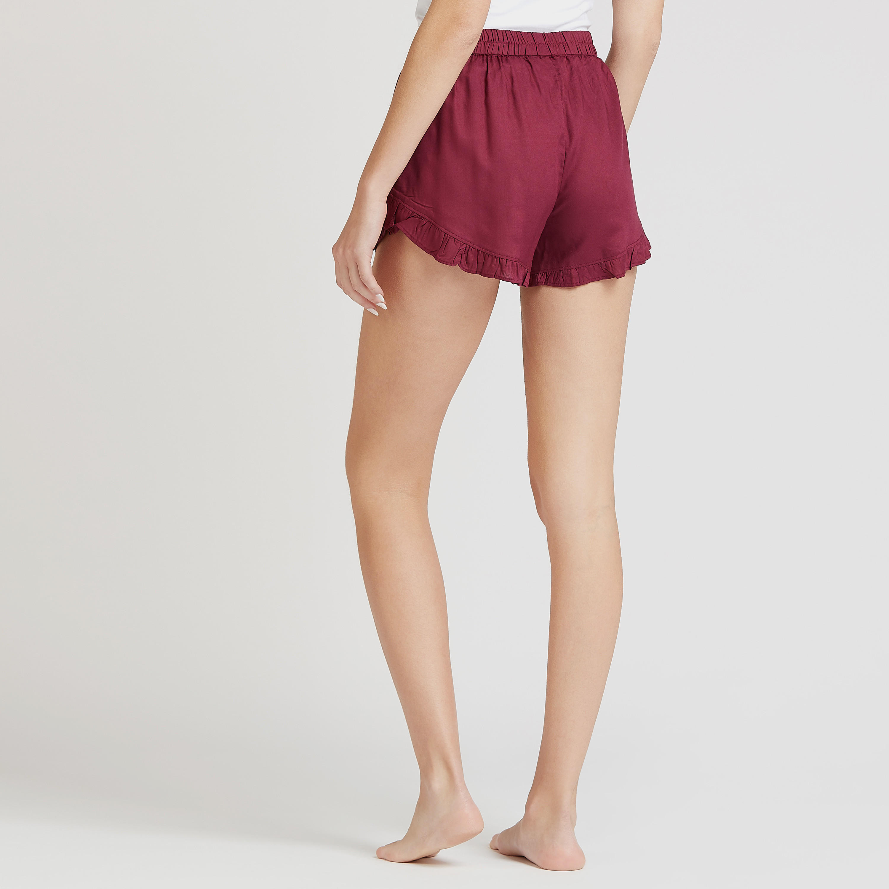 طقم شورت متنوّعة بتفاصيل كشكشة - قطعتين-women-clothing-nightwear-pyjamas-bottoms-image-2